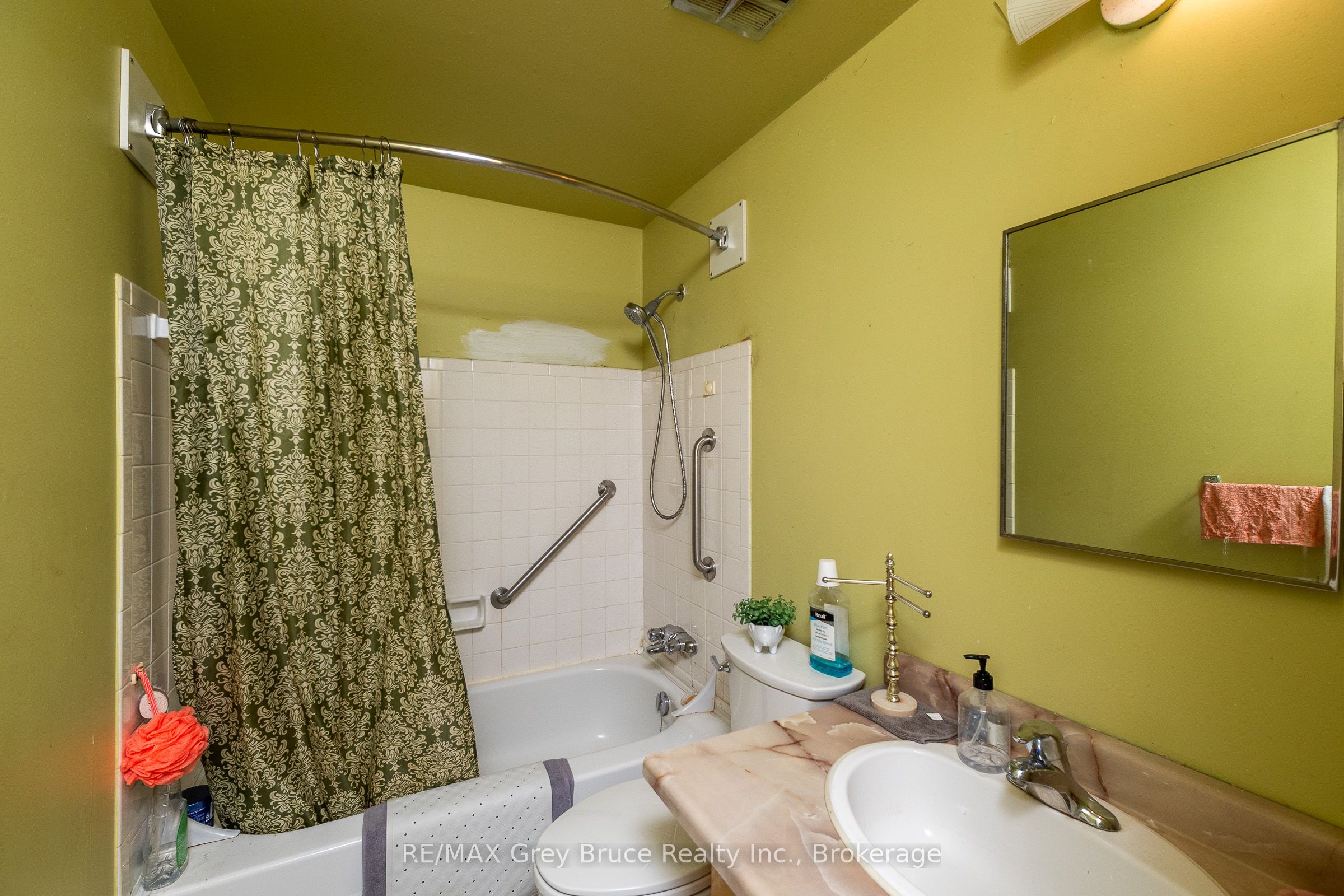 1068 11th Street E Property Photo 17