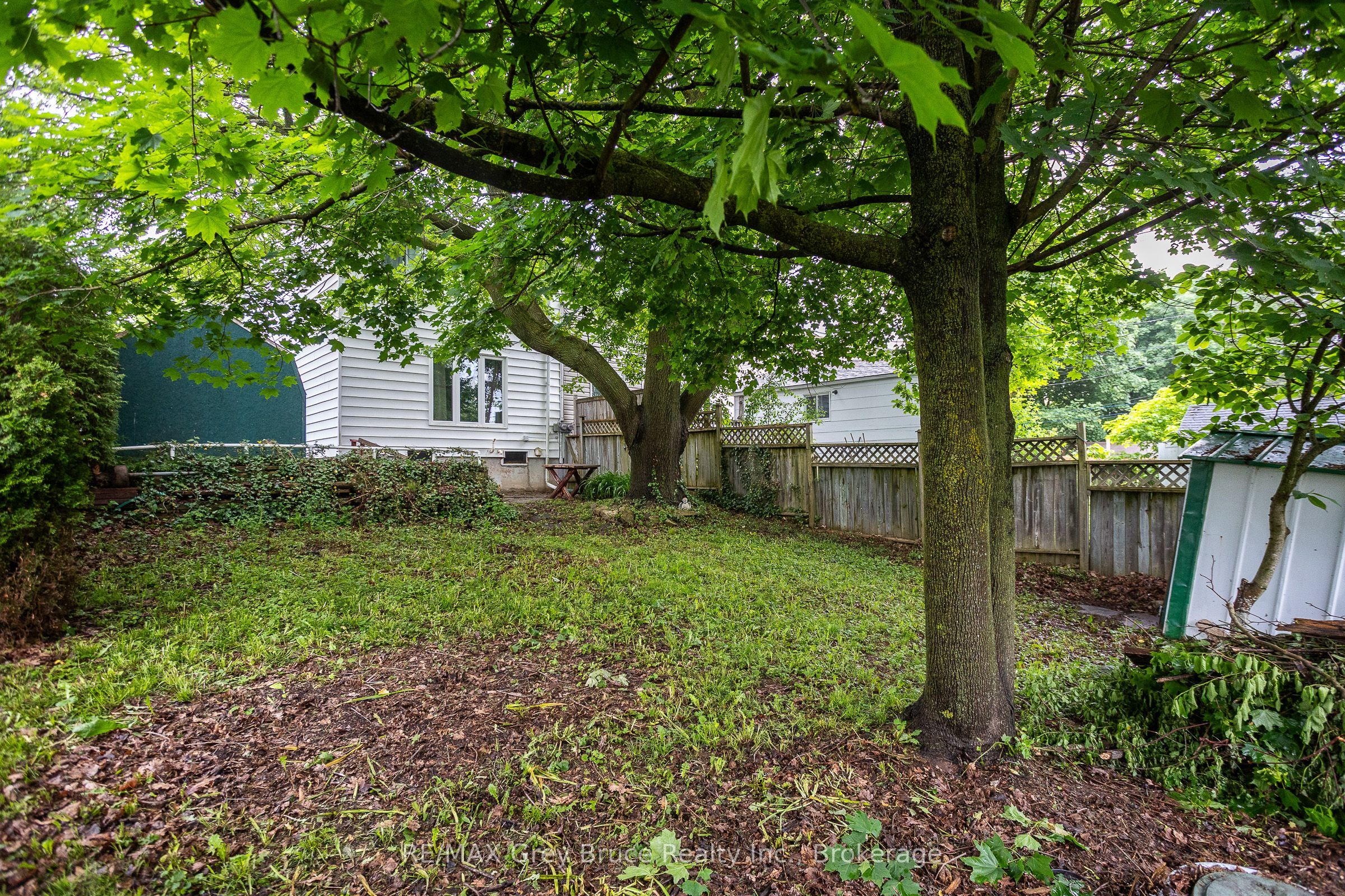 1068 11th Street E Property Photo 27