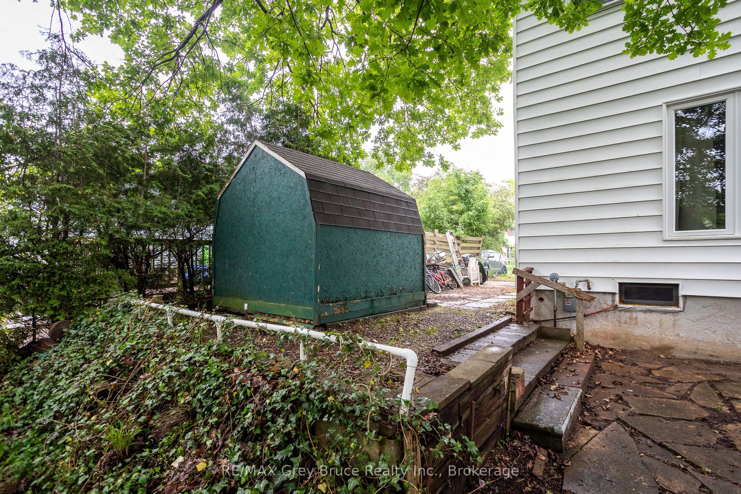 1068 11th Street E Property Photo 28