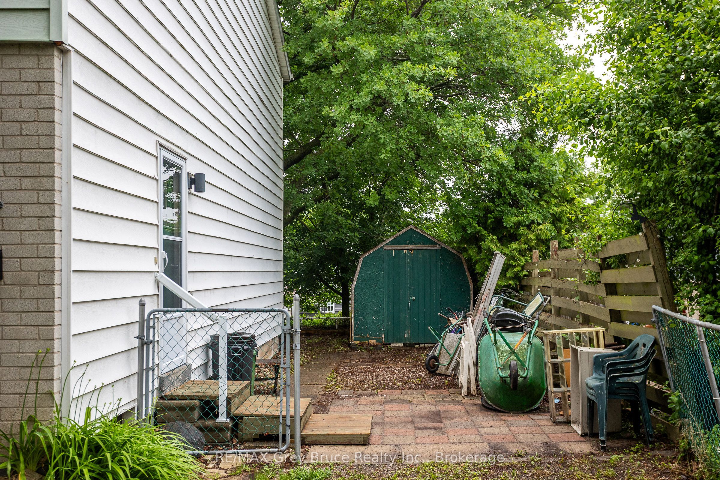 1068 11th Street E Property Photo 30
