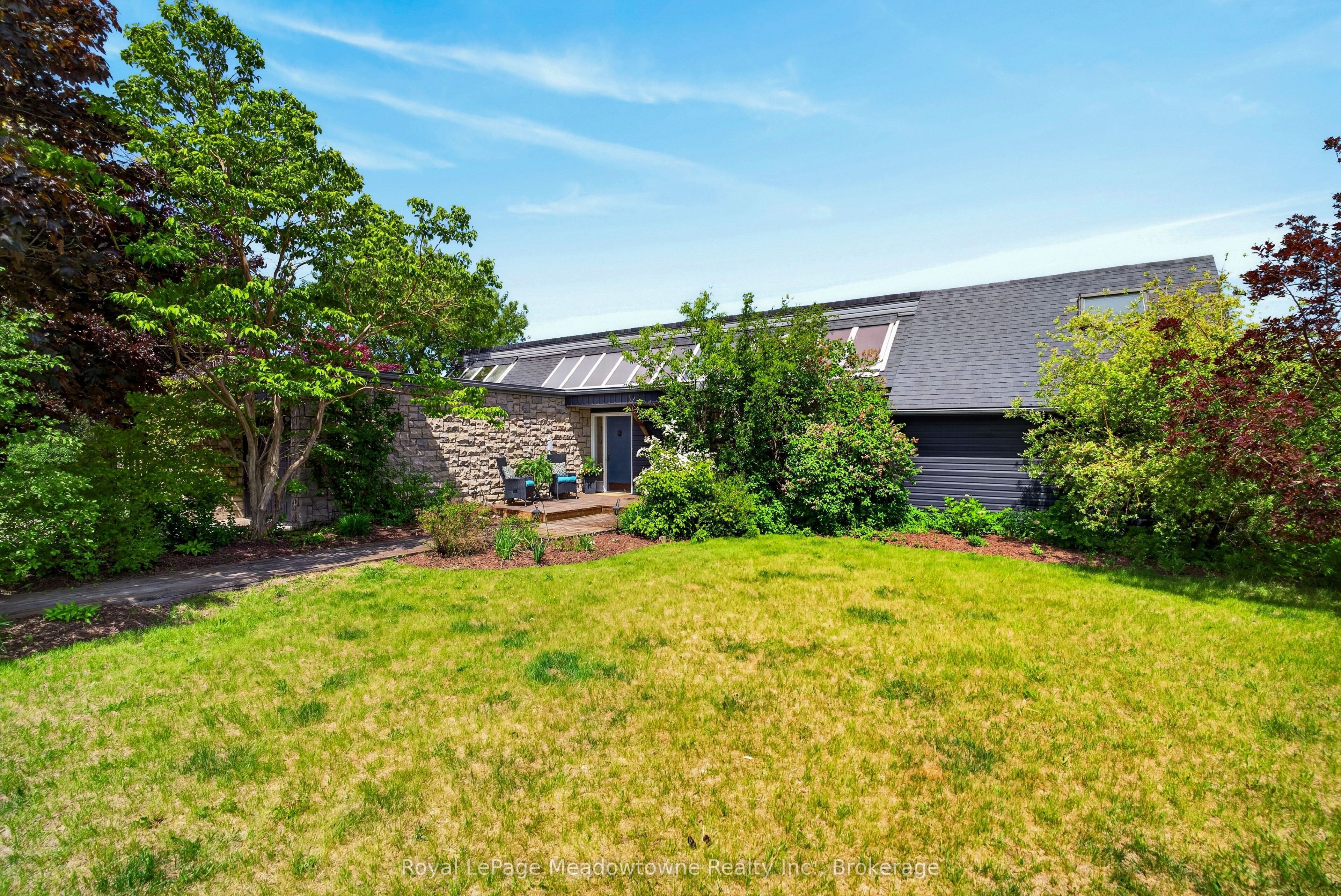8122 Eramosa Garafraxa Townline Property Photo 1