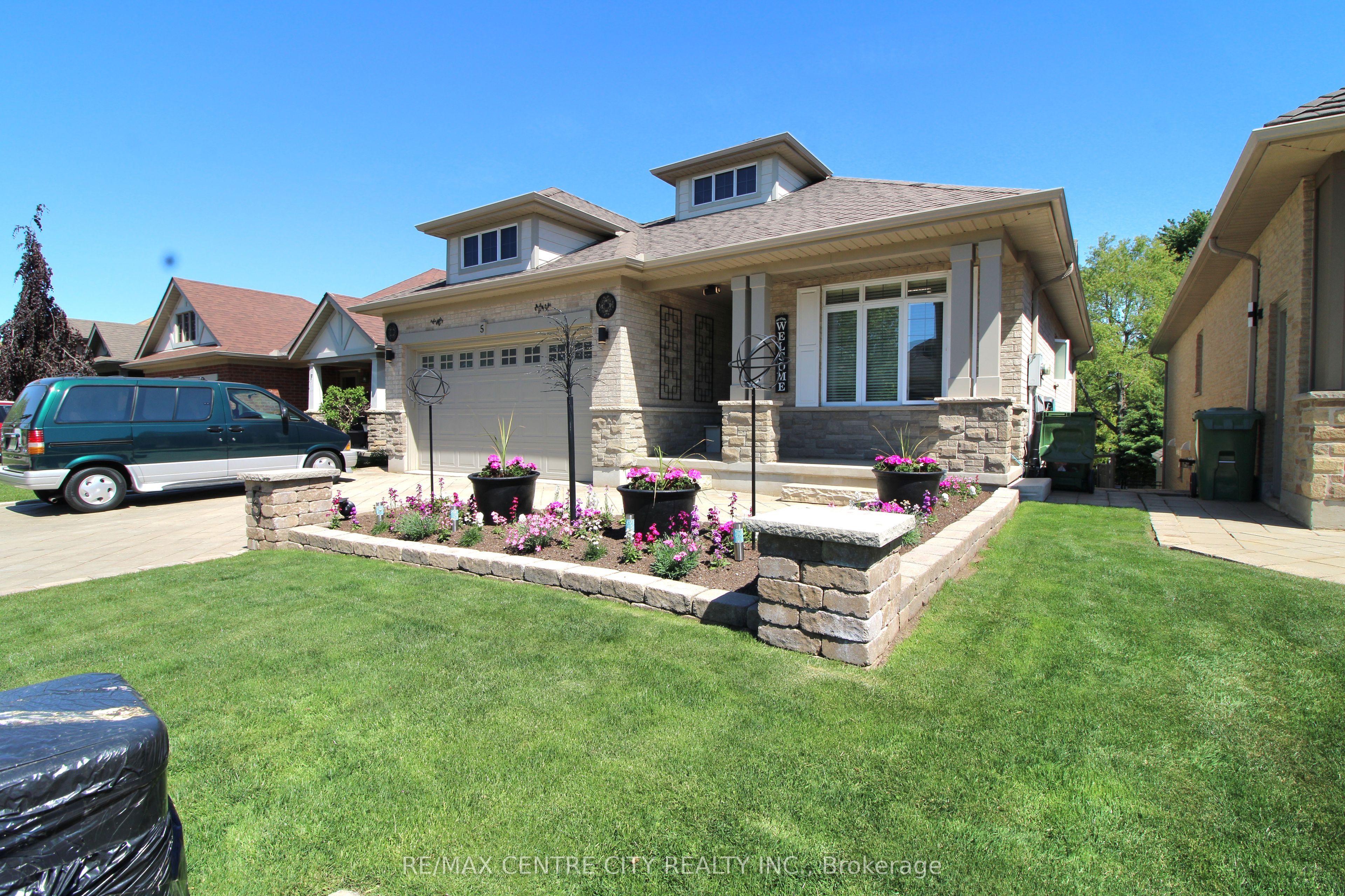 5 Cherry Blossom Lane Property Photo 3