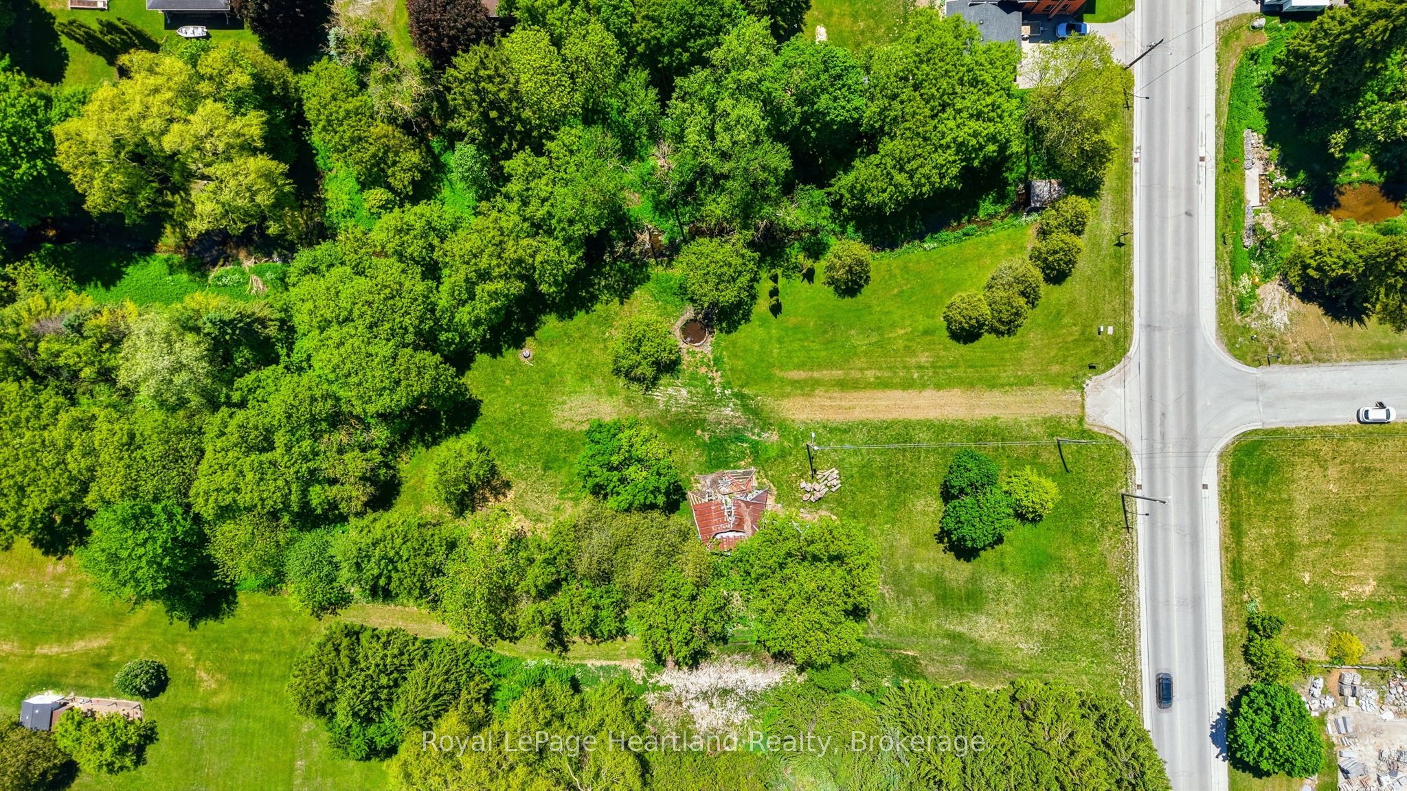2057 William Street Property Photo 8