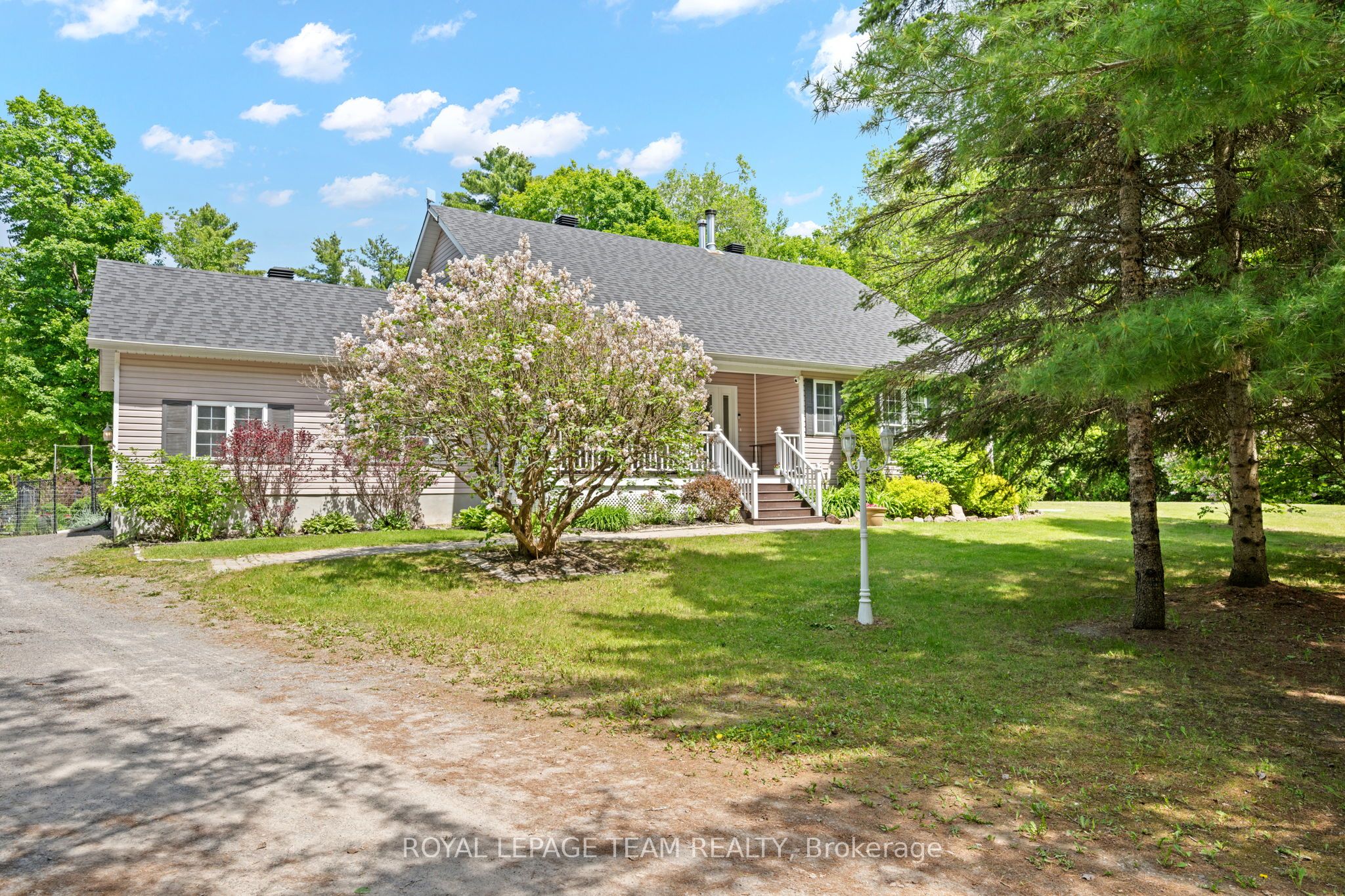 5040 Stonecrest Road Property Photo 2