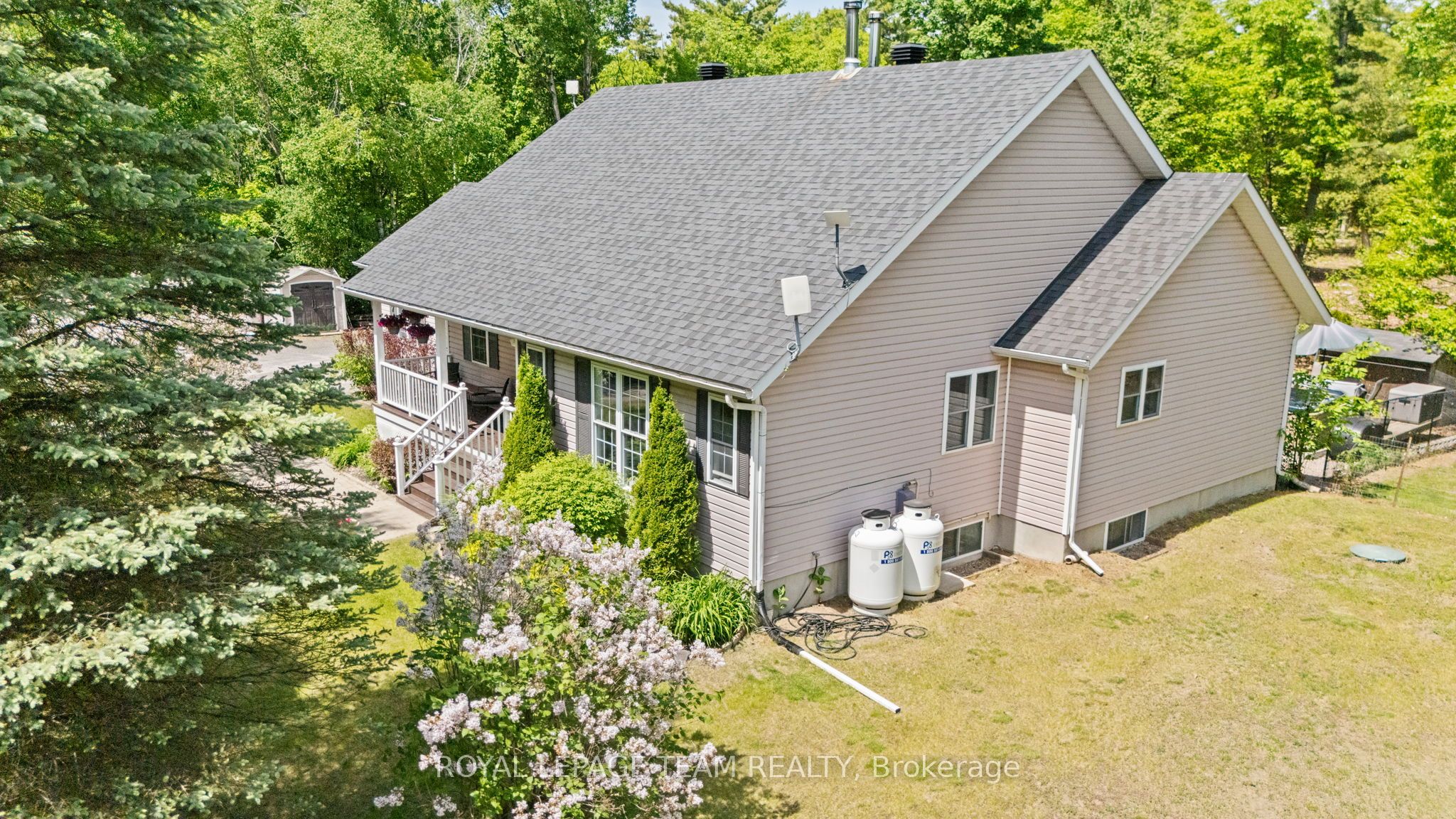 5040 Stonecrest Road Property Photo 4