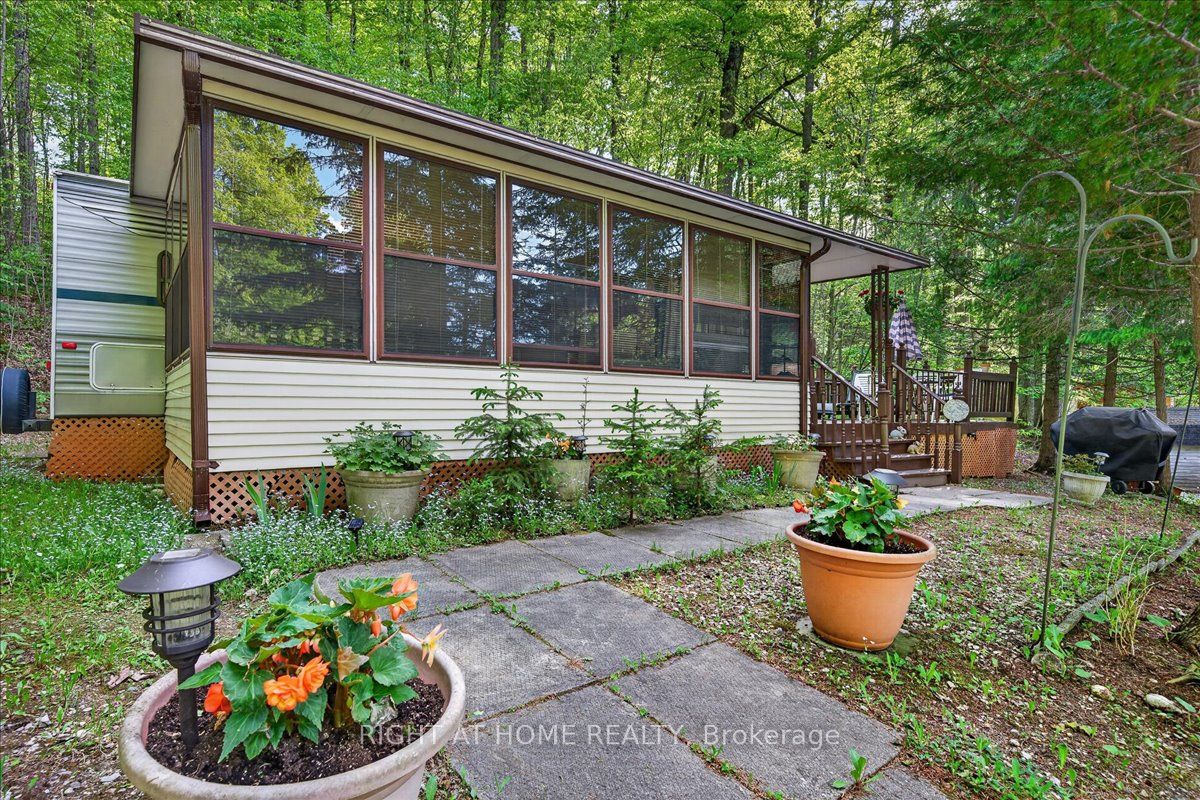 142571 35 Road 201 Property Photo 1