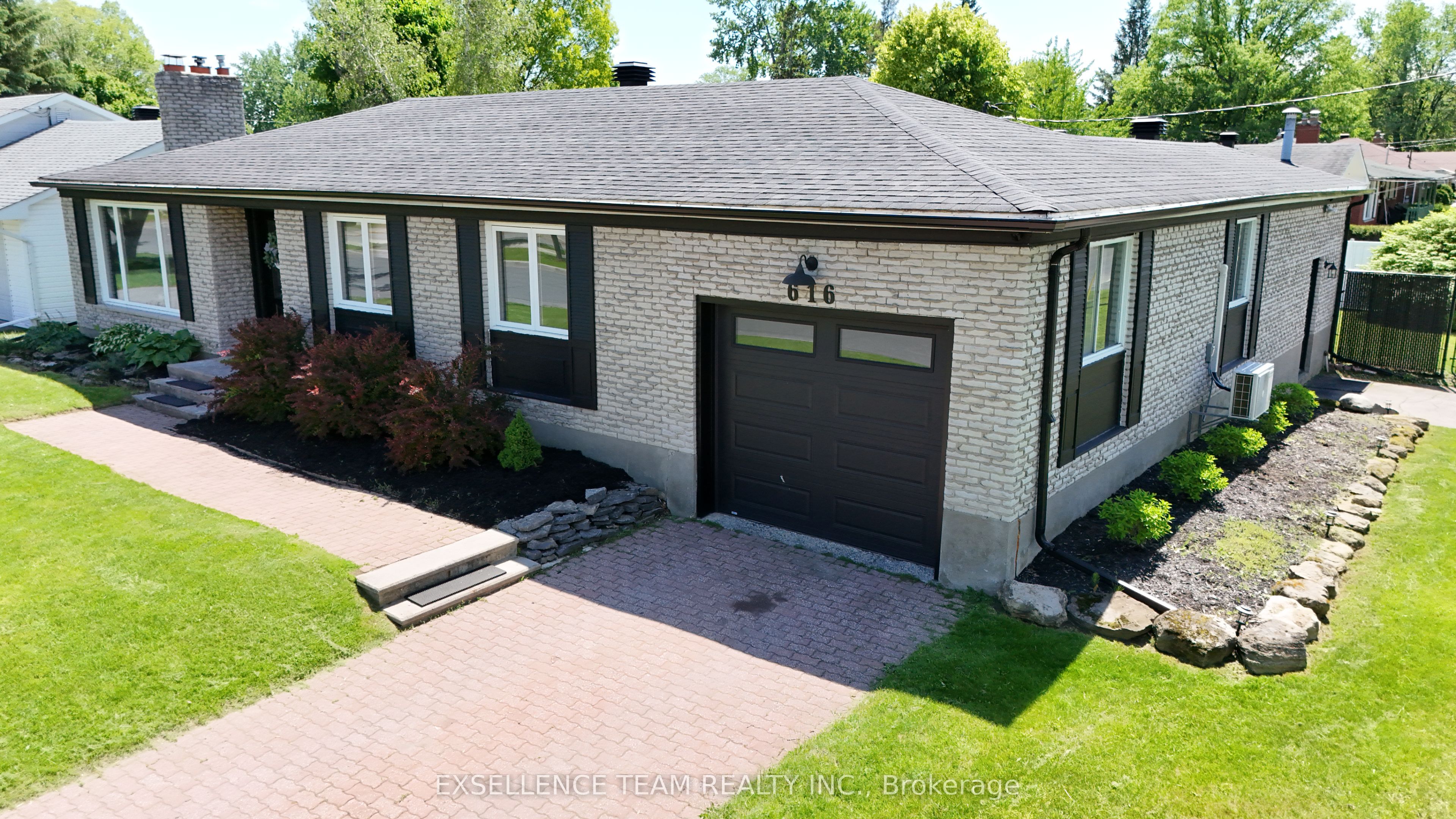 616 Surgenor Street W Property Photo 1