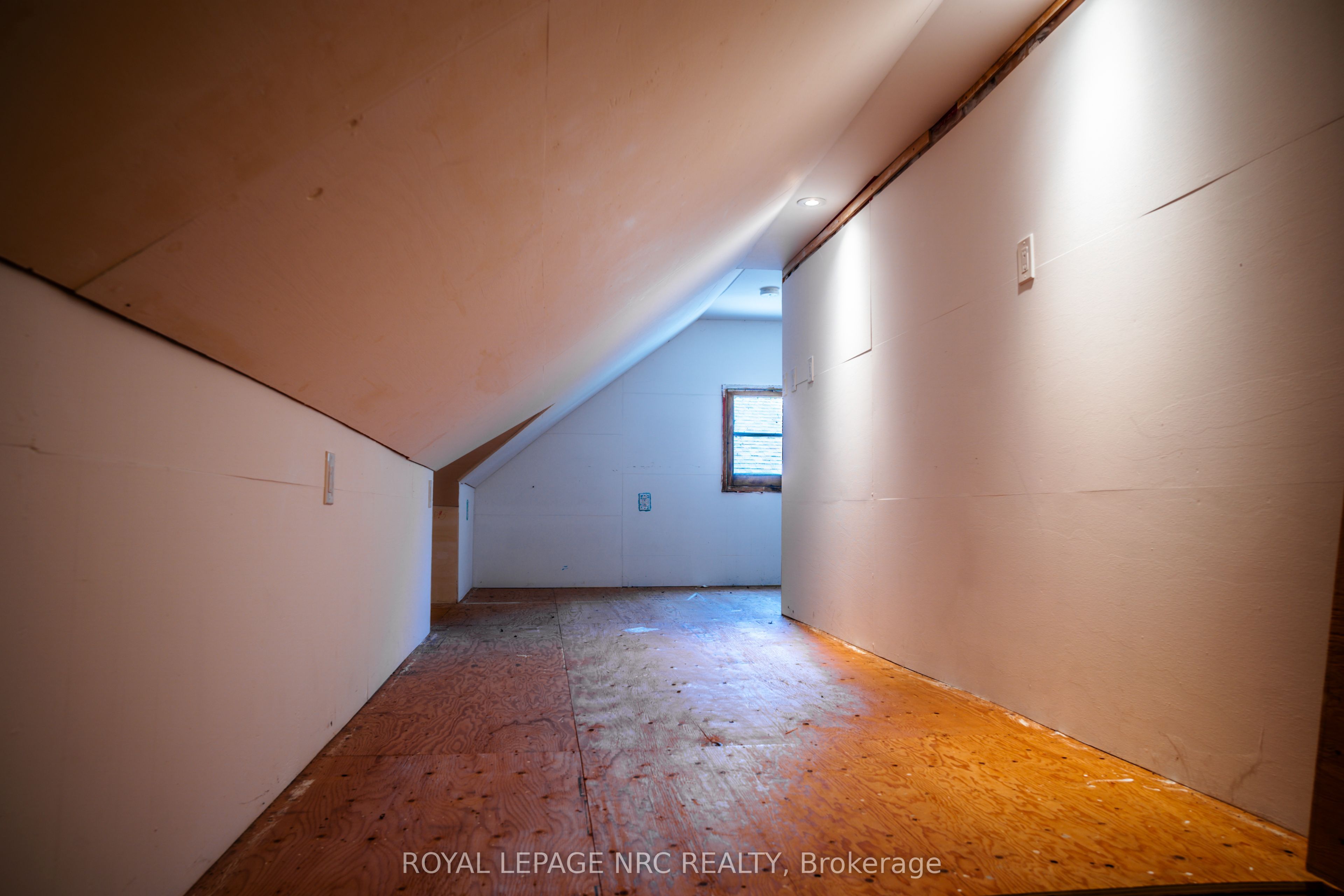 10245 Camelot Drive Property Photo 16