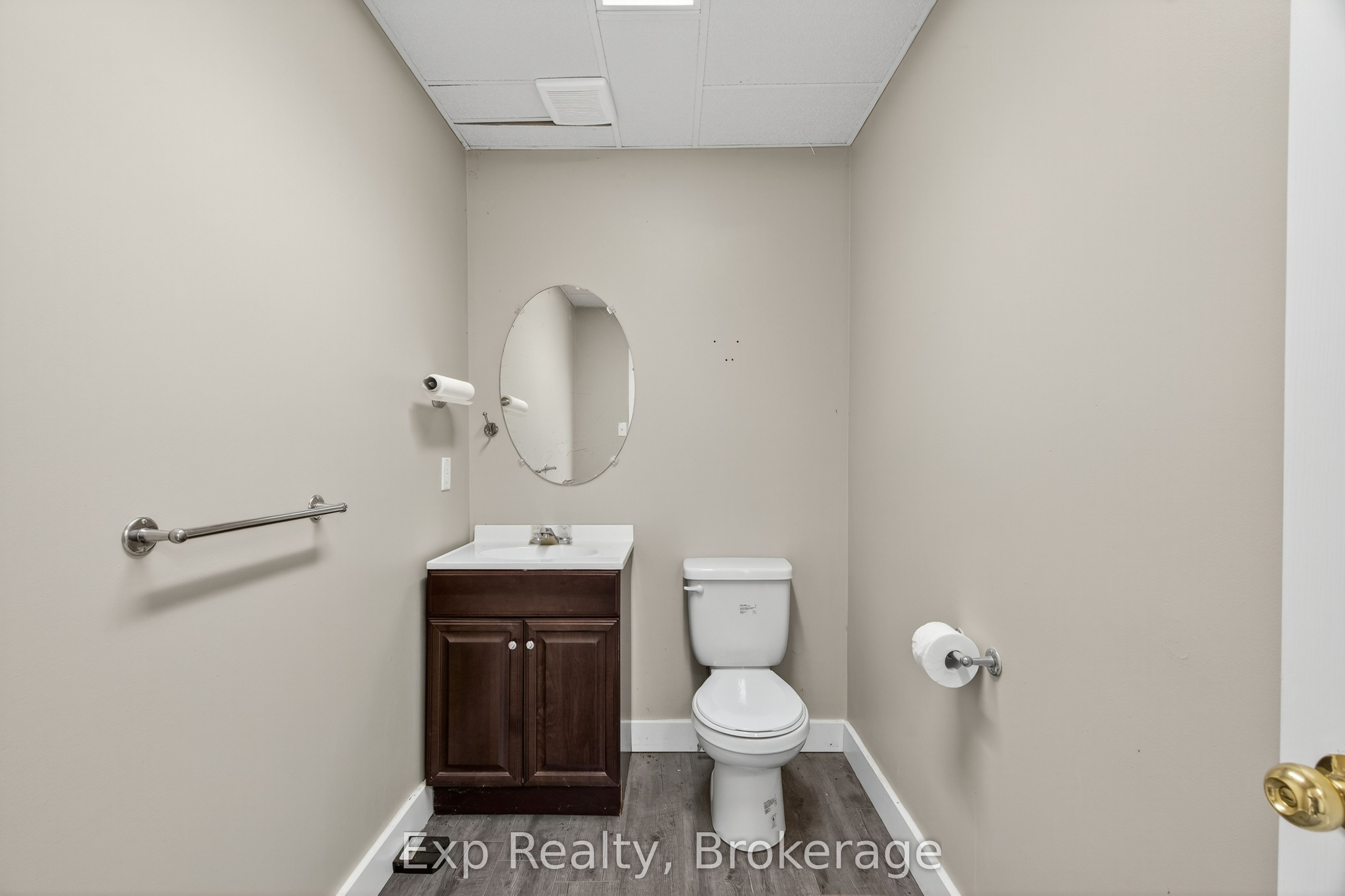 113 East Street E Property Photo 6