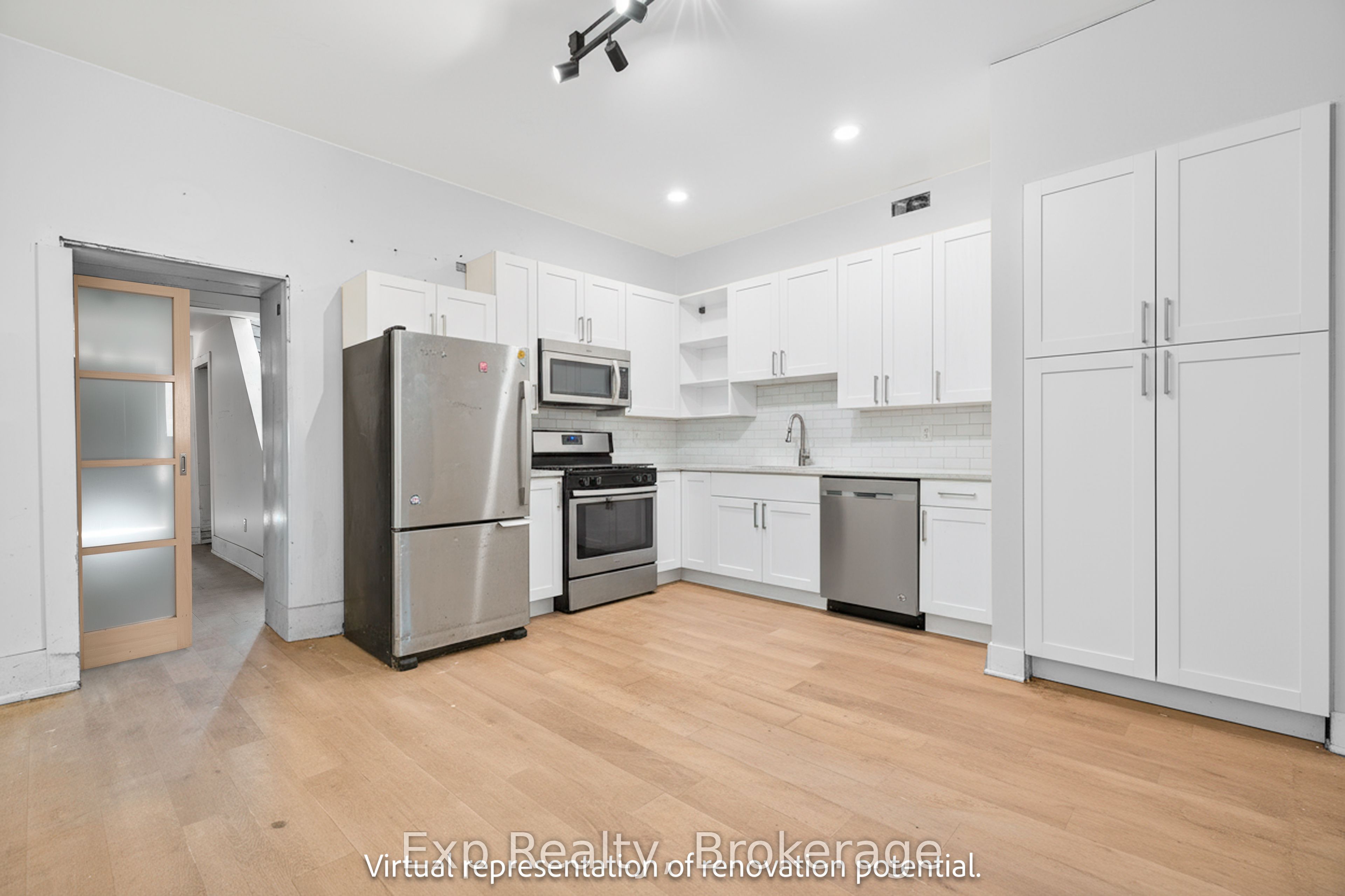 113 East Street E Property Photo 9