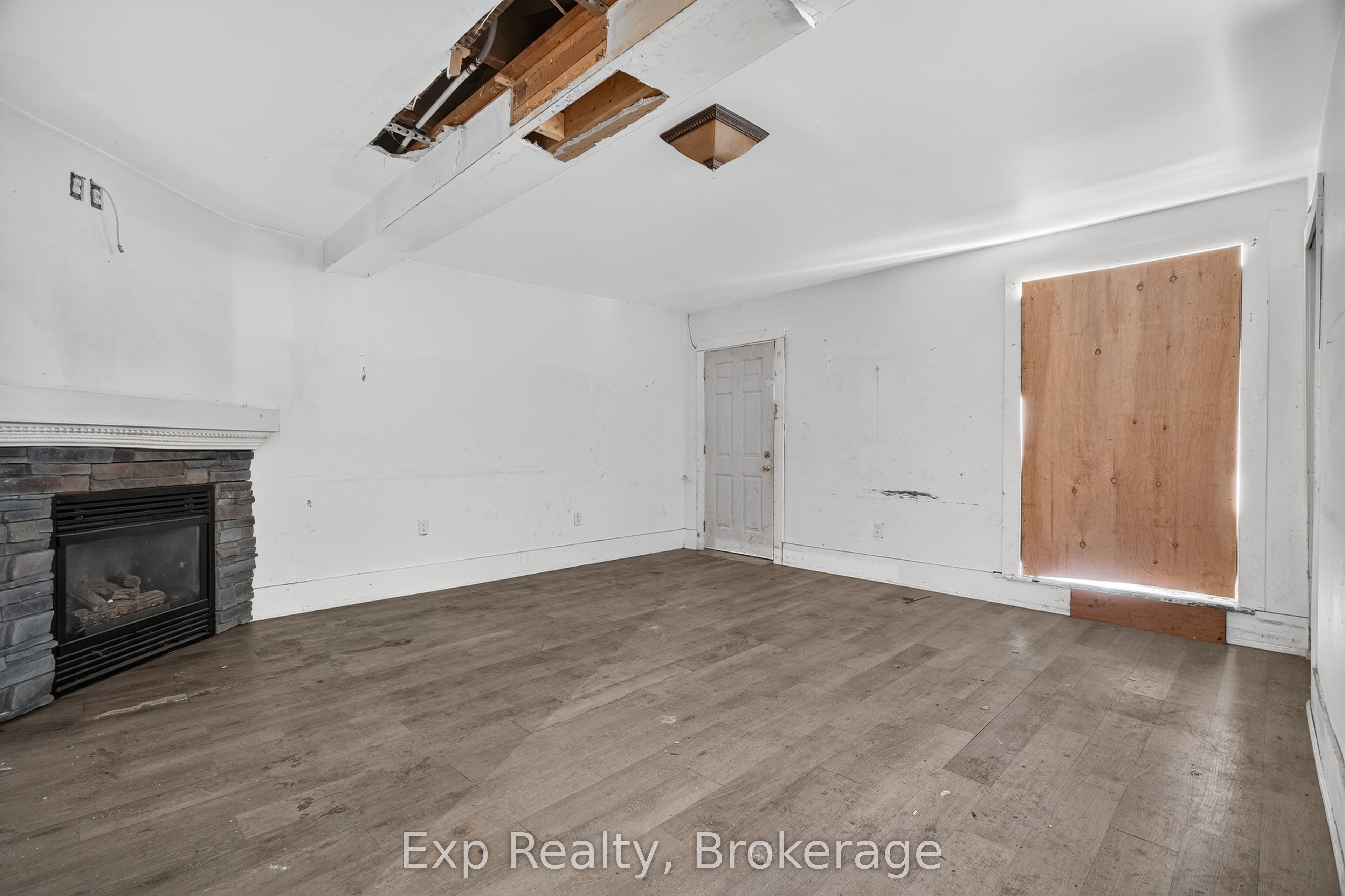 113 East Street E Property Photo 10