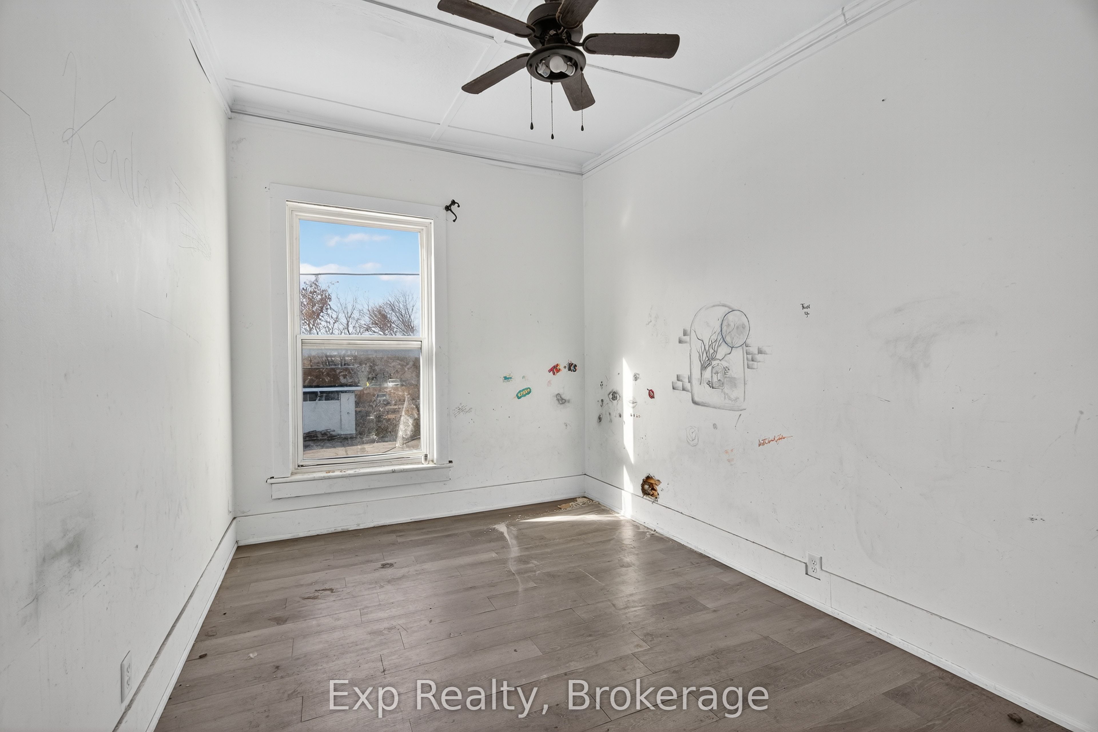 113 East Street E Property Photo 12