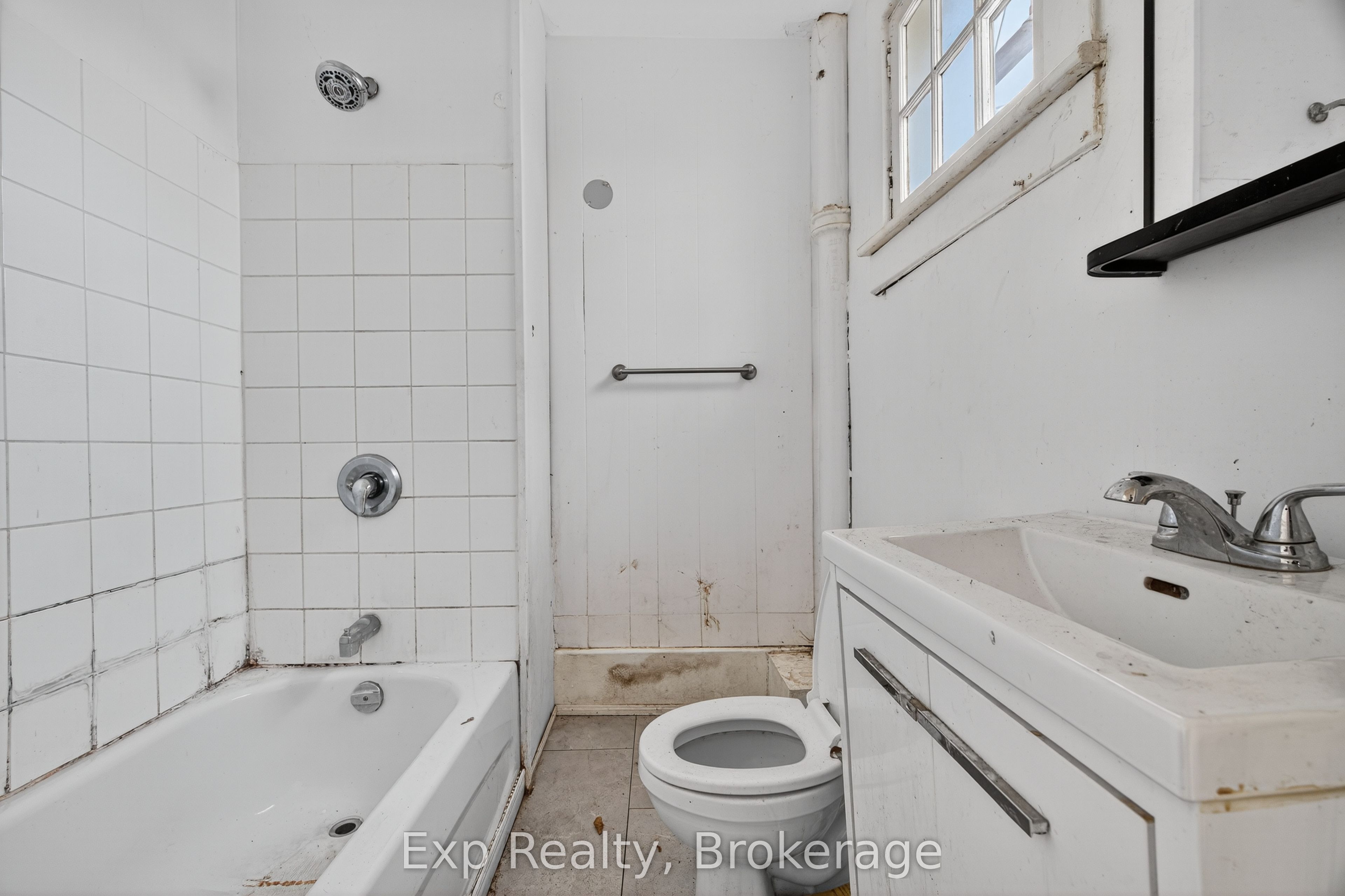 113 East Street E Property Photo 16