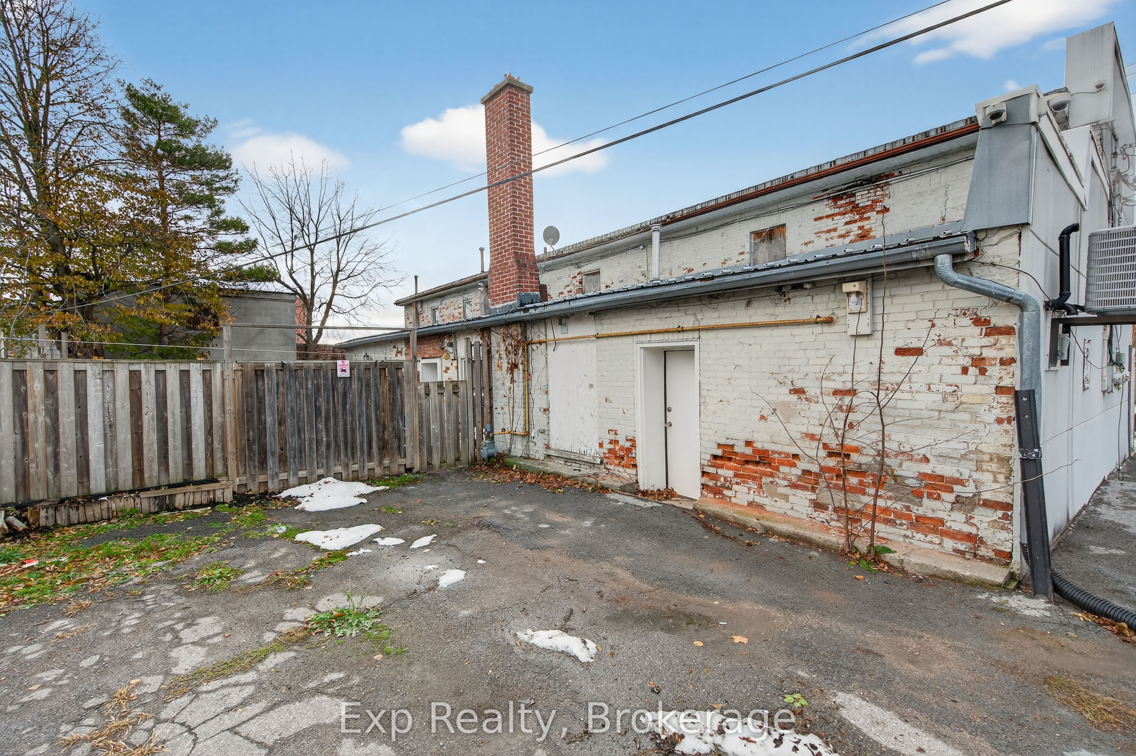 113 East Street E Property Photo 19