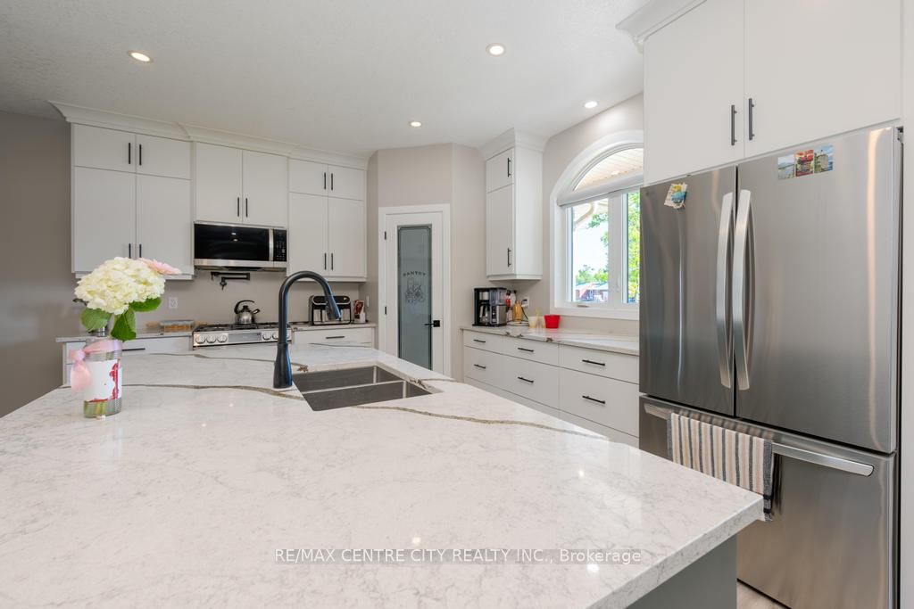 22273 Pratt Siding Road Property Photo 16