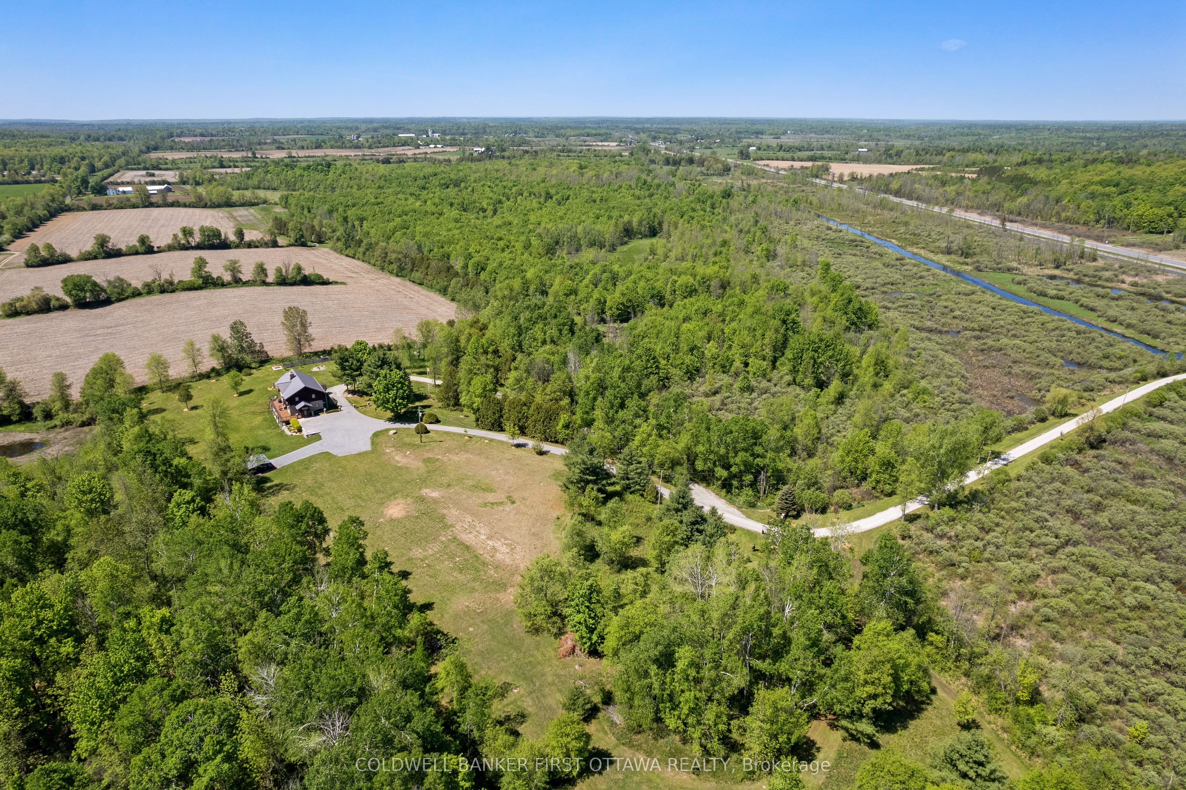 19067 Highway 7 Property Photo 3