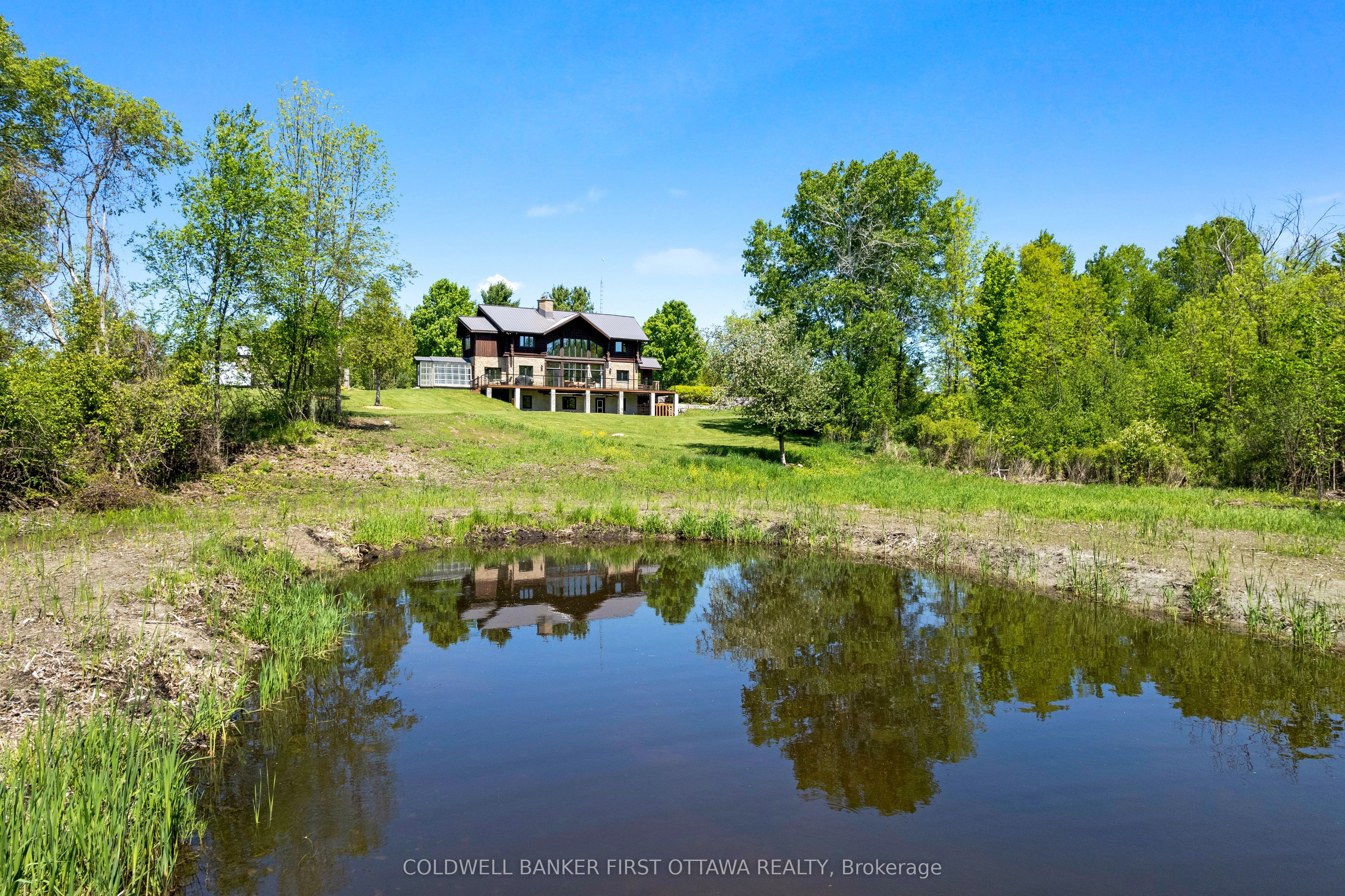 19067 Highway 7 Property Photo 5