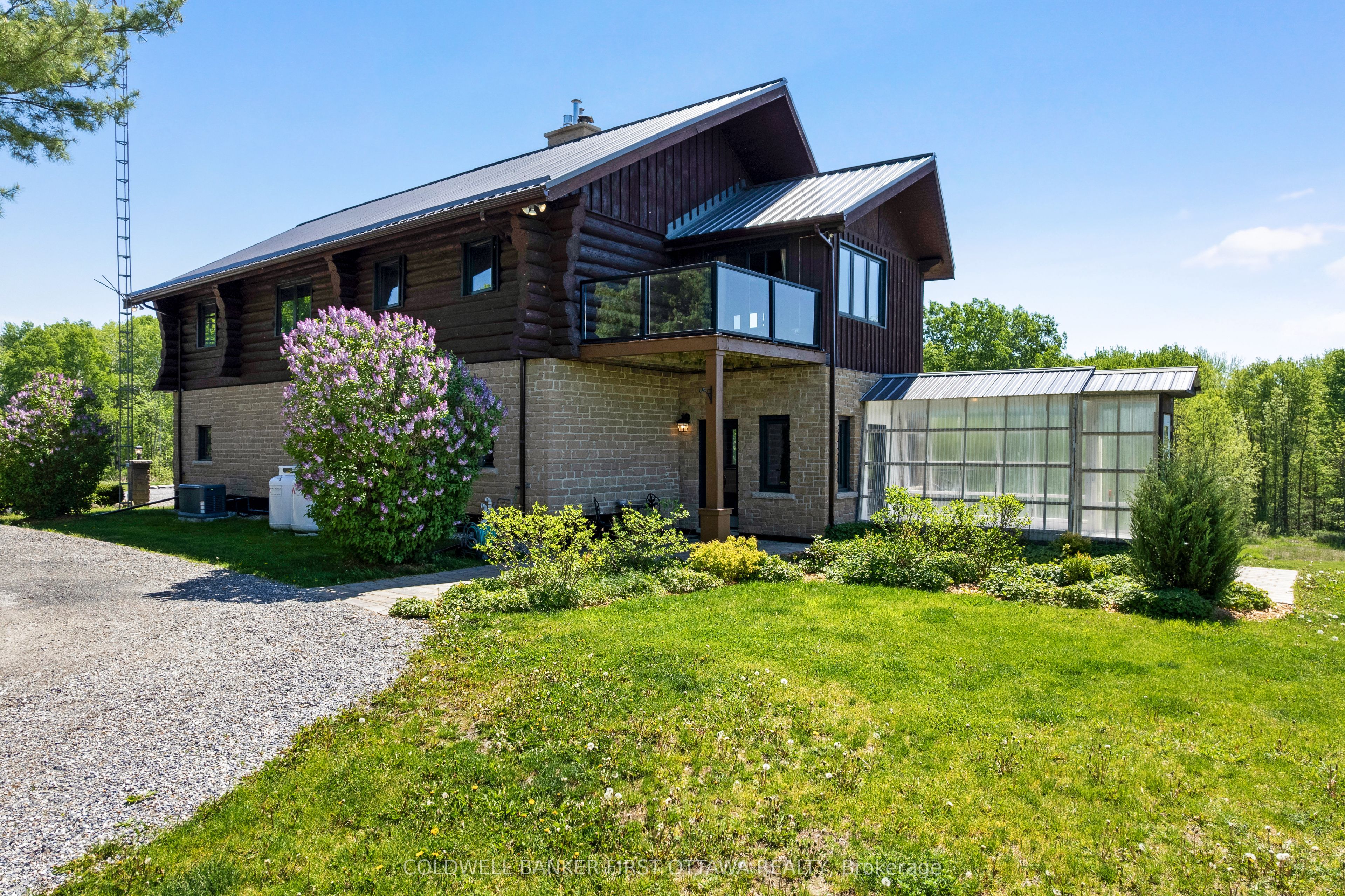 19067 Highway 7 Property Photo 6