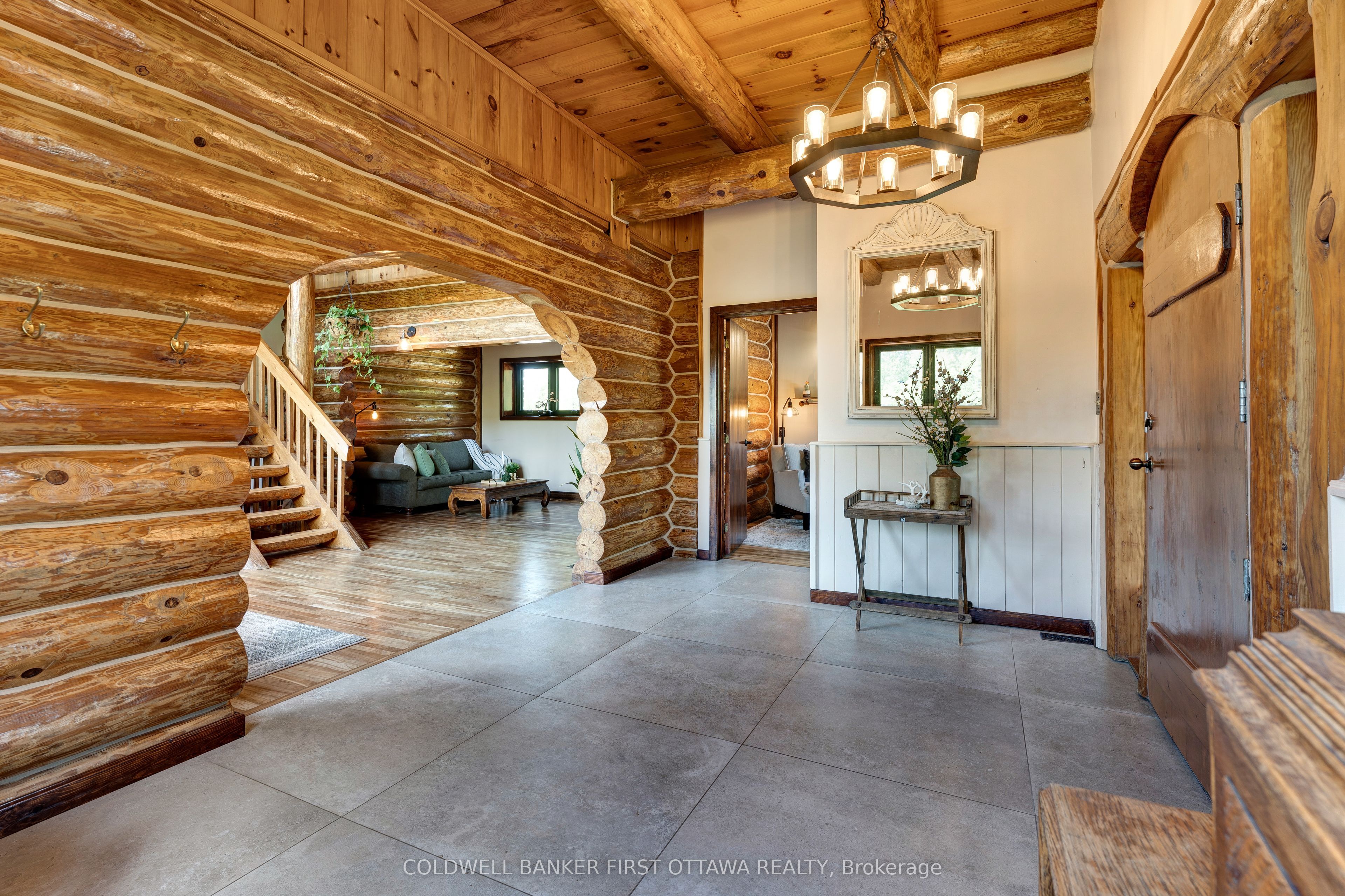 19067 Highway 7 Property Photo 8