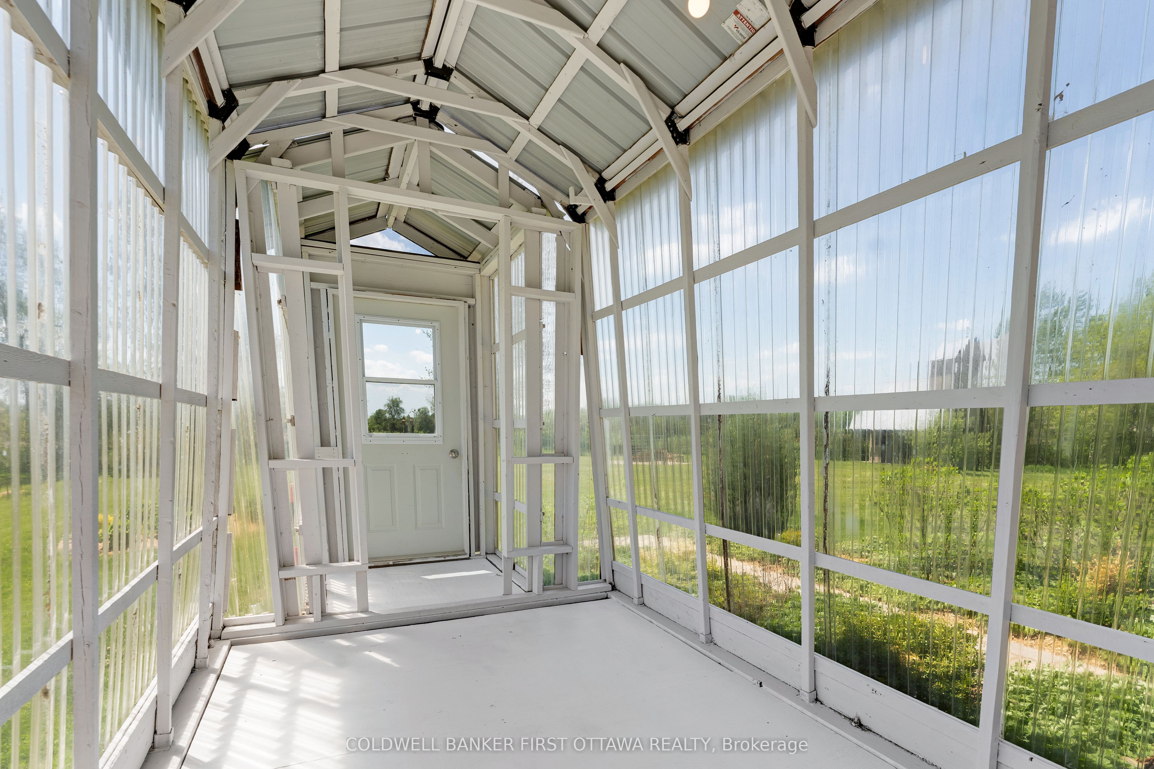 19067 Highway 7 Property Photo 27
