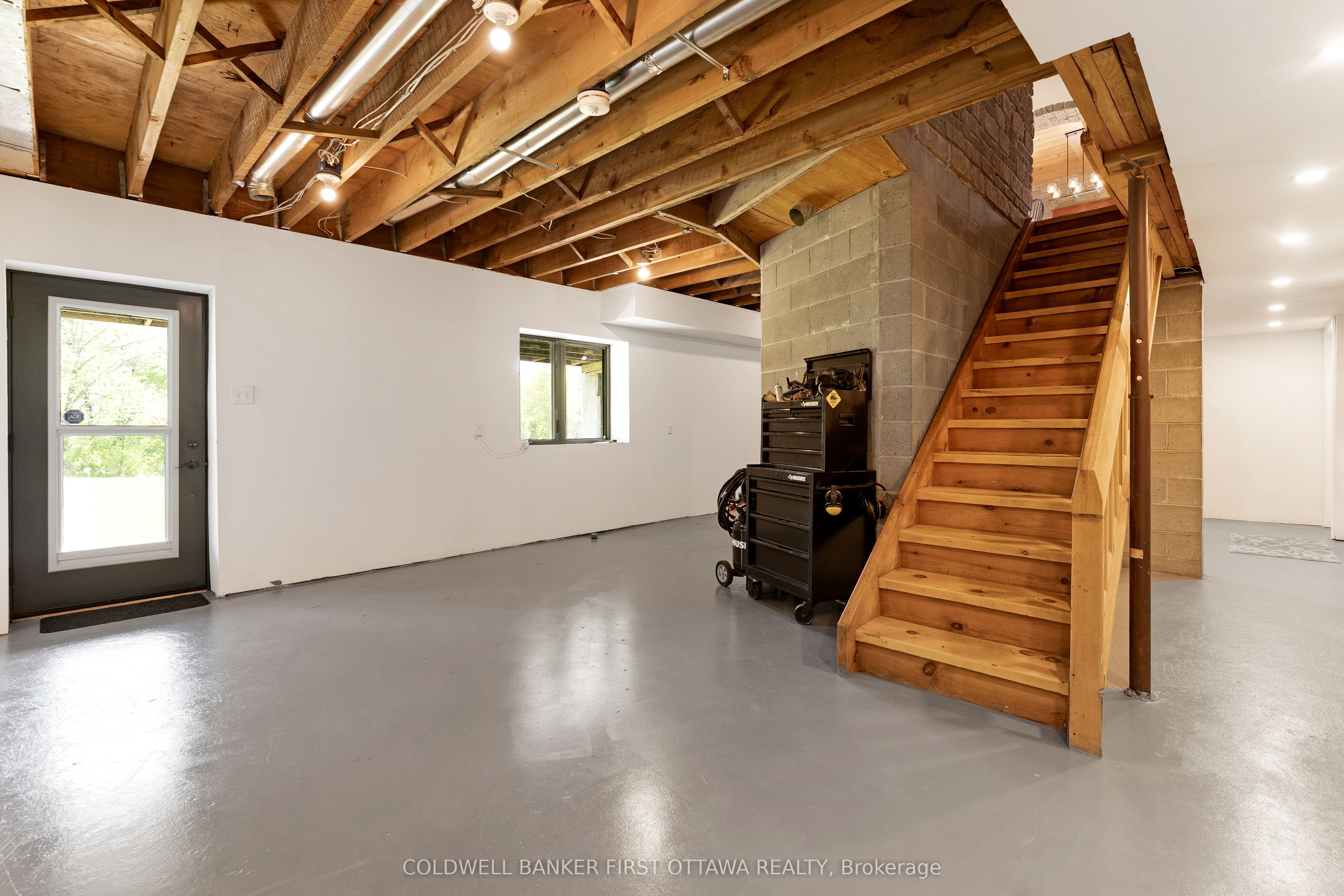 19067 Highway 7 Property Photo 39
