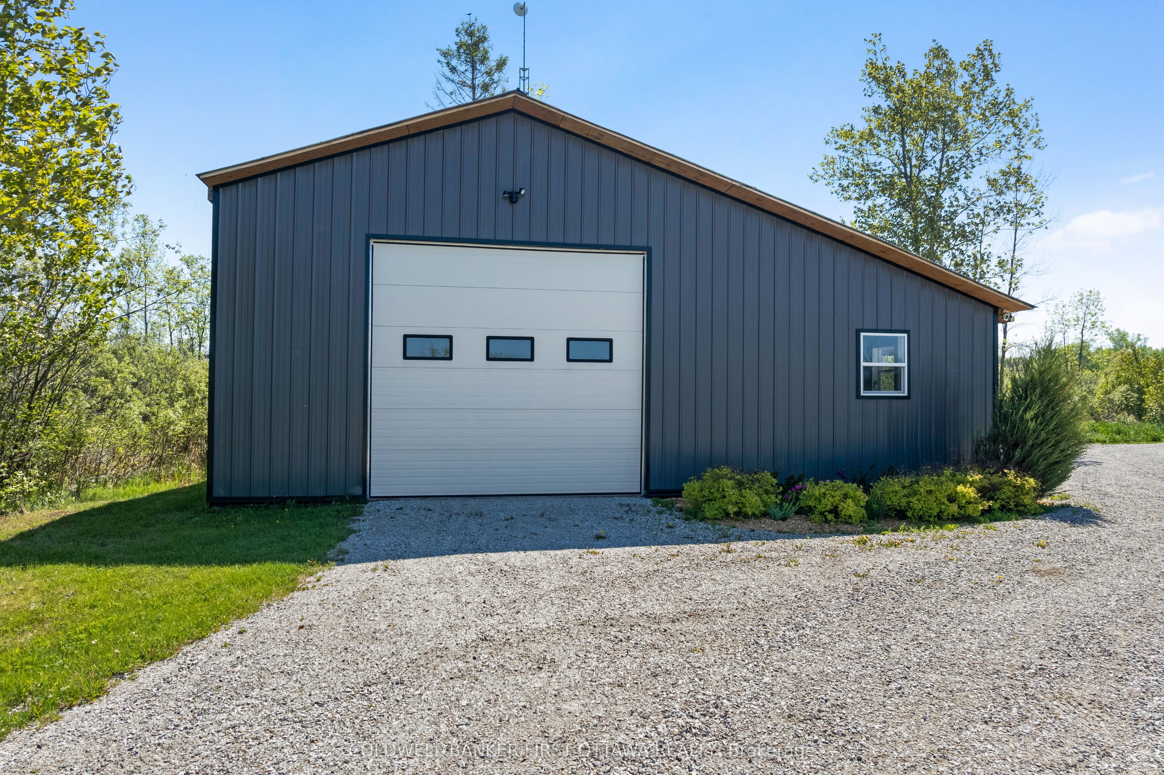 19067 Highway 7 Property Photo 46