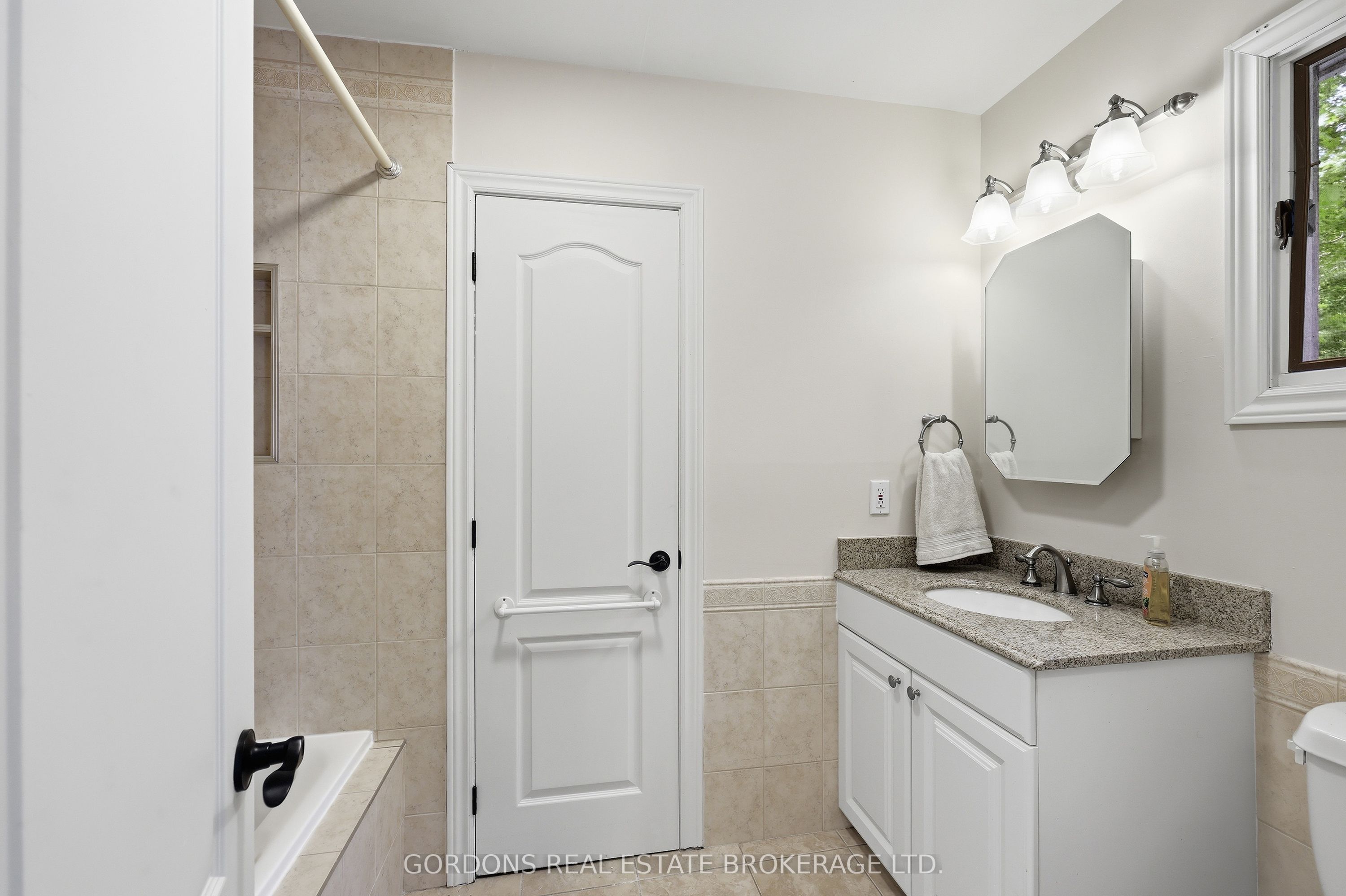 25 Riverside Drive Property Photo 27