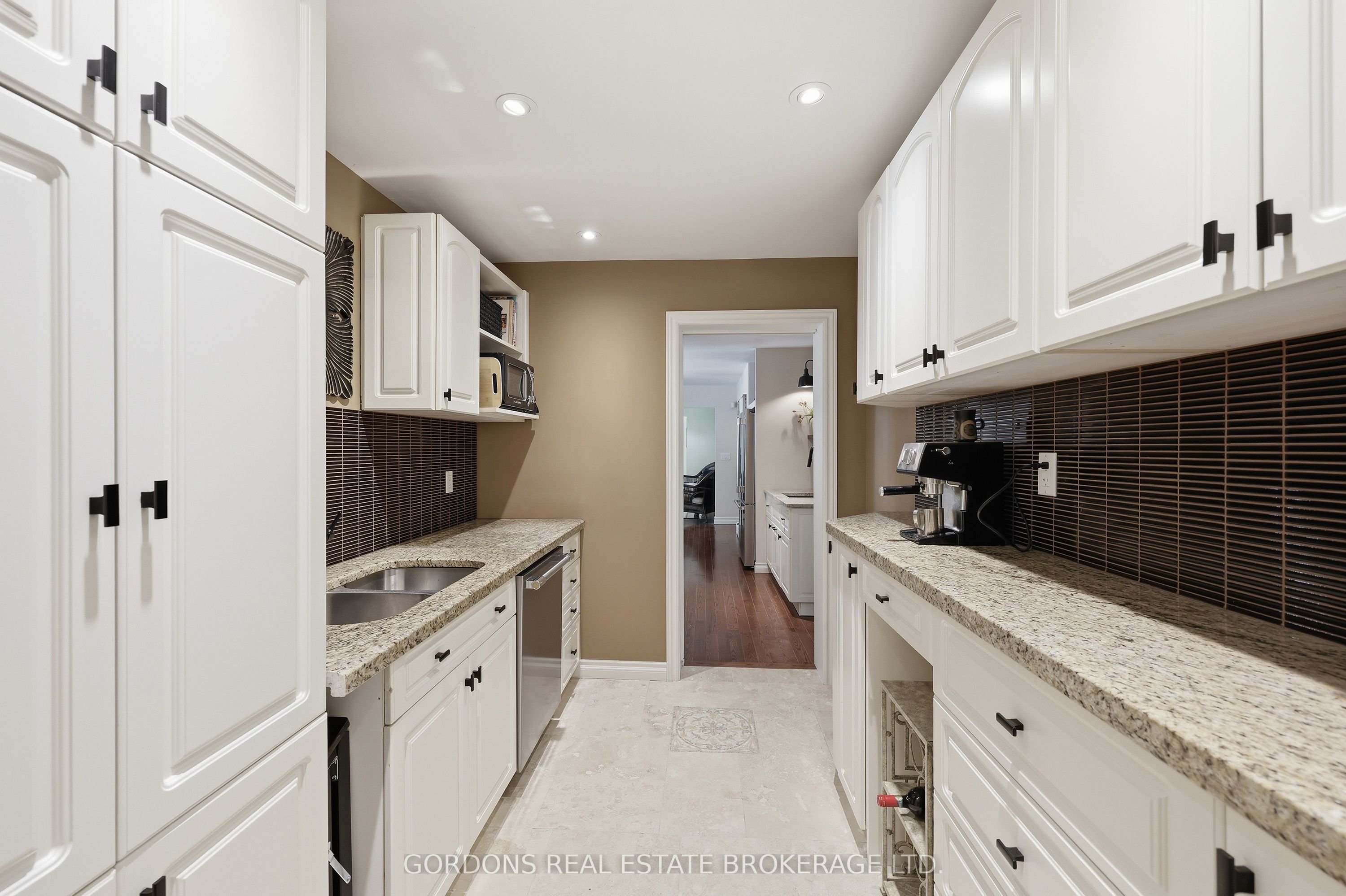 25 Riverside Drive Property Photo 34