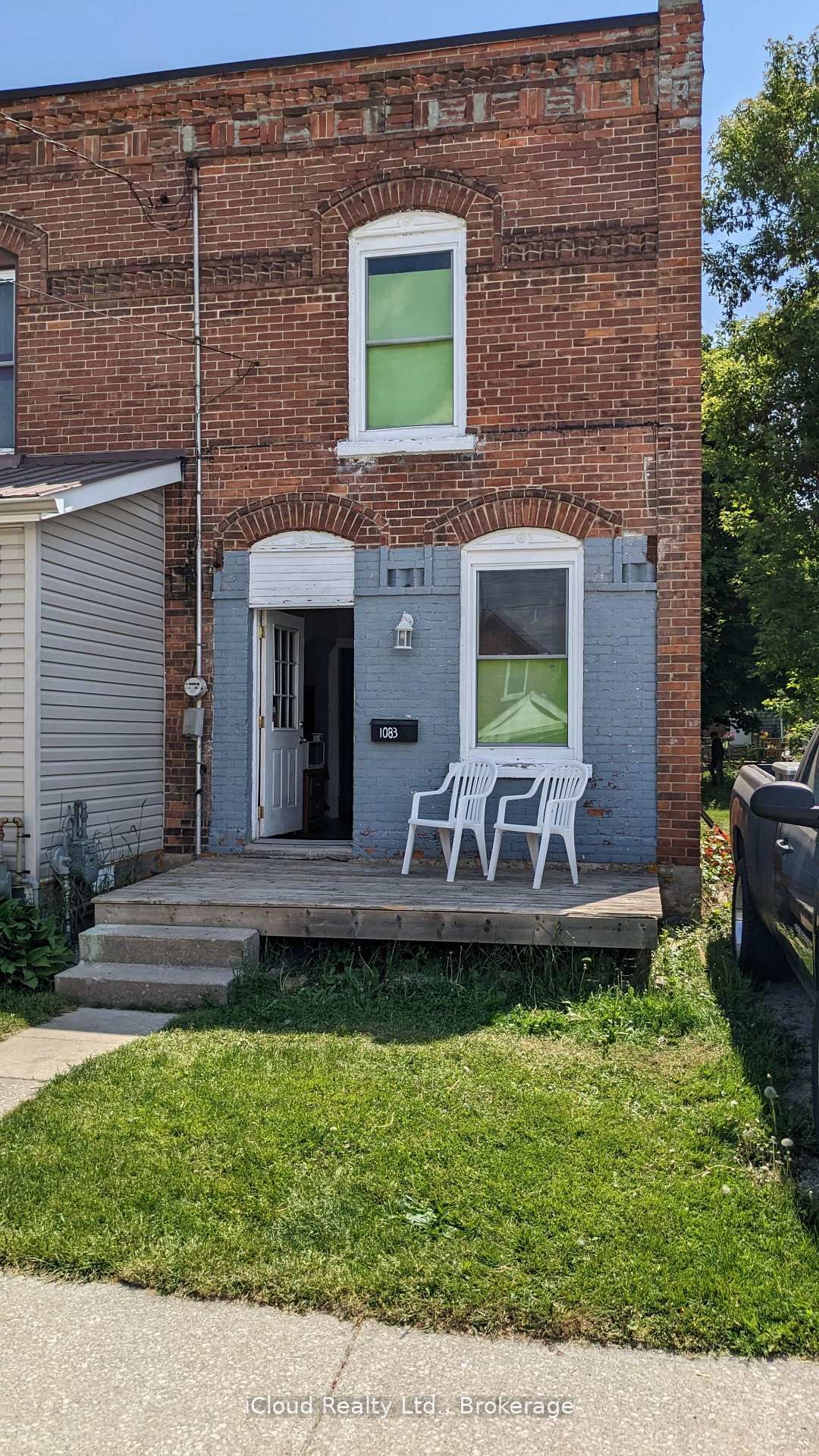 1083 3rd A Avenue E Property Photo 2