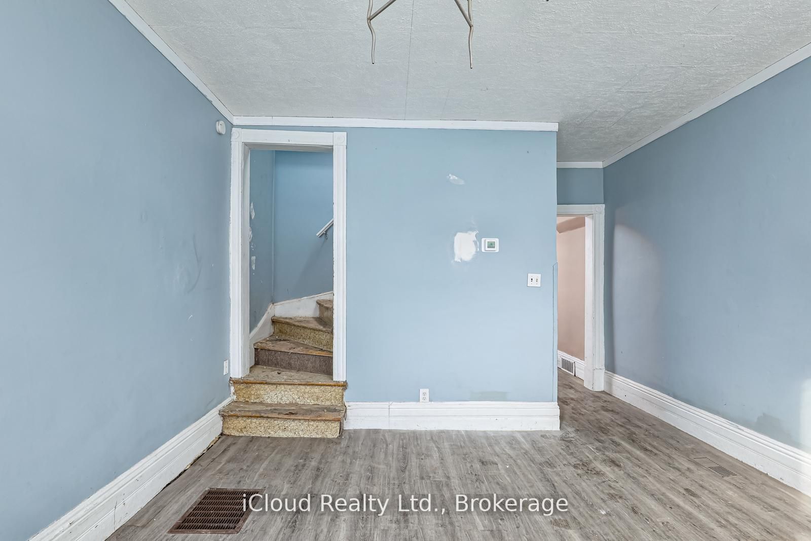 1083 3rd A Avenue E Property Photo 6