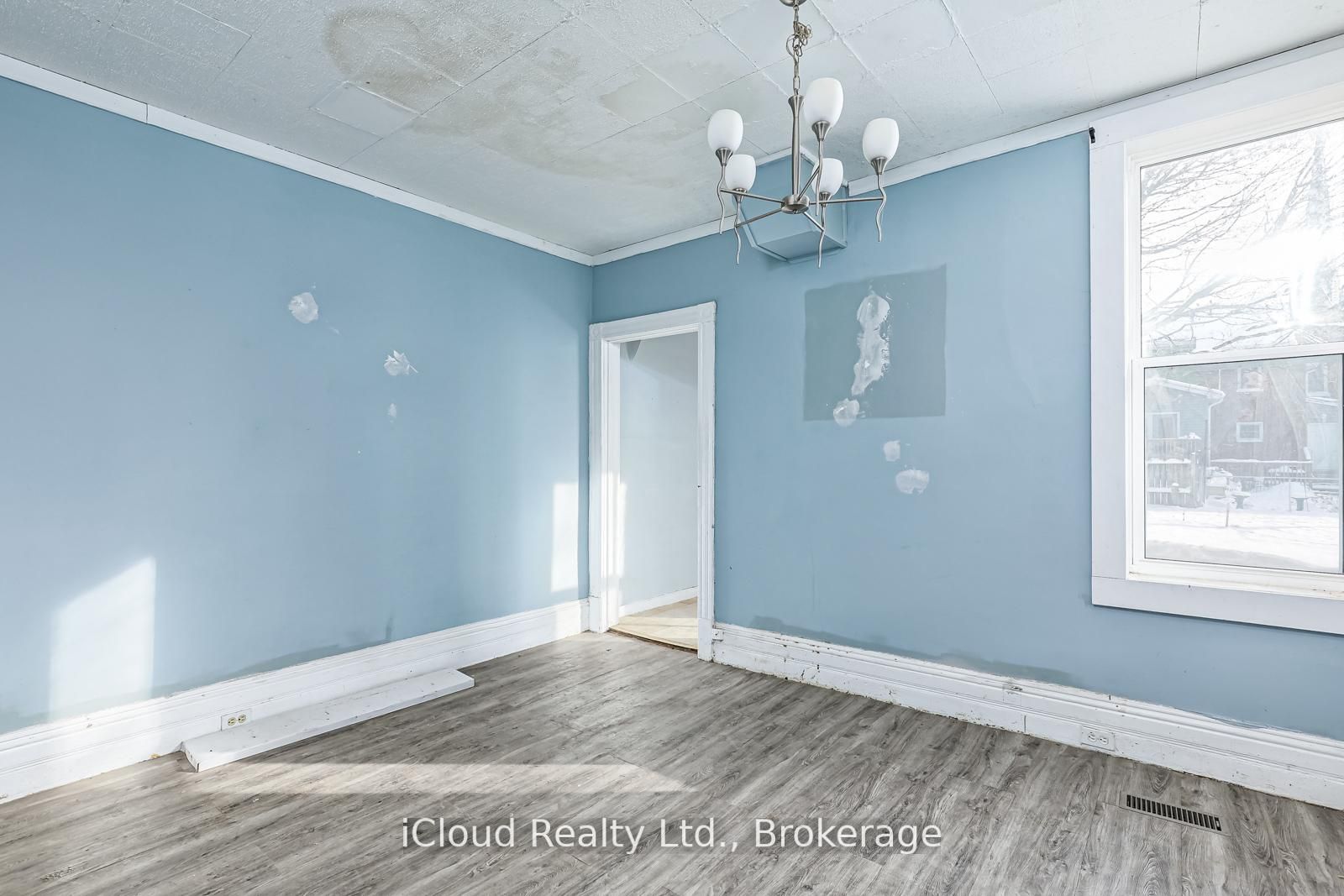1083 3rd A Avenue E Property Photo 7