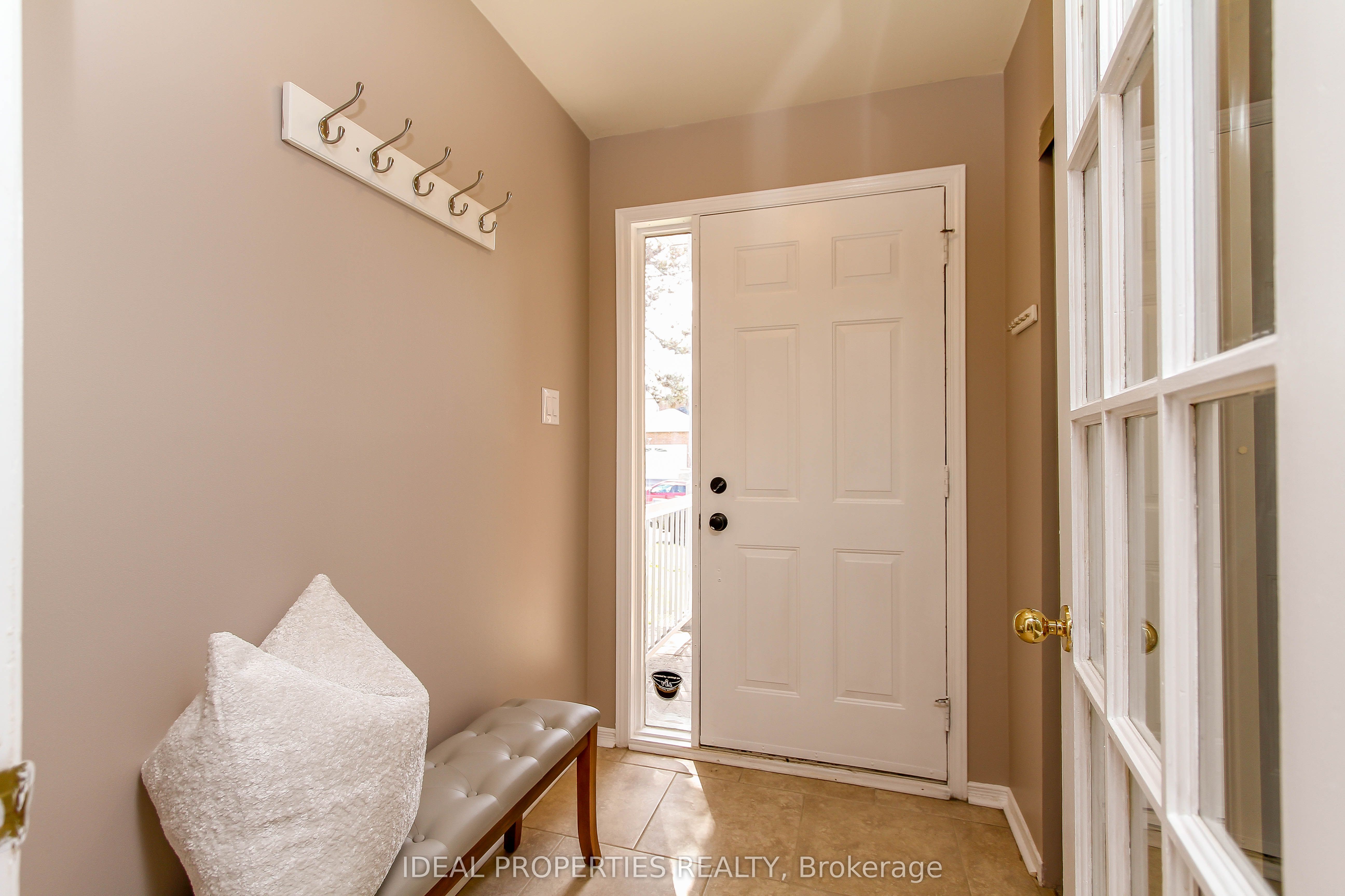 39 Huntings End Avenue Property Photo 3