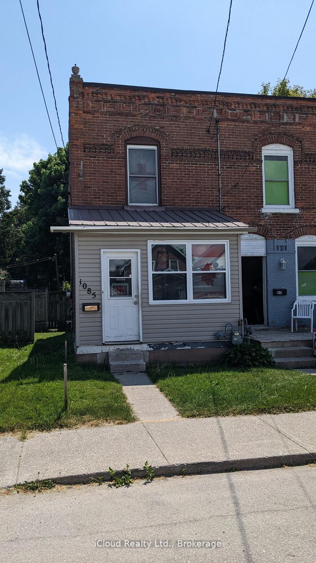 1085 3rd A Avenue E Property Photo 2