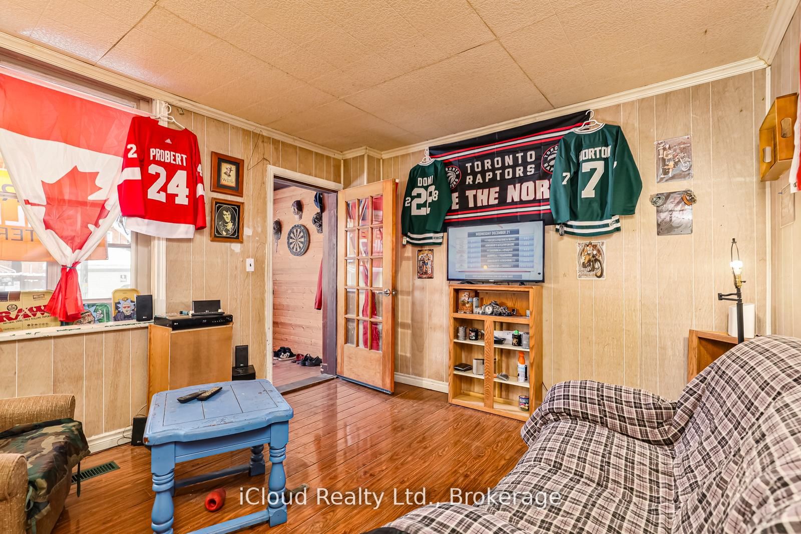 1085 3rd A Avenue E Property Photo 6