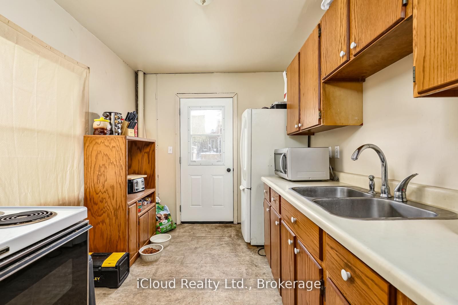 1085 3rd A Avenue E Property Photo 8