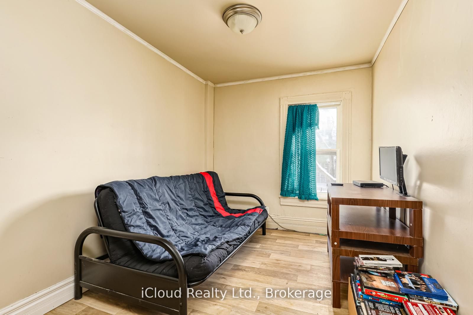 1085 3rd A Avenue E Property Photo 11