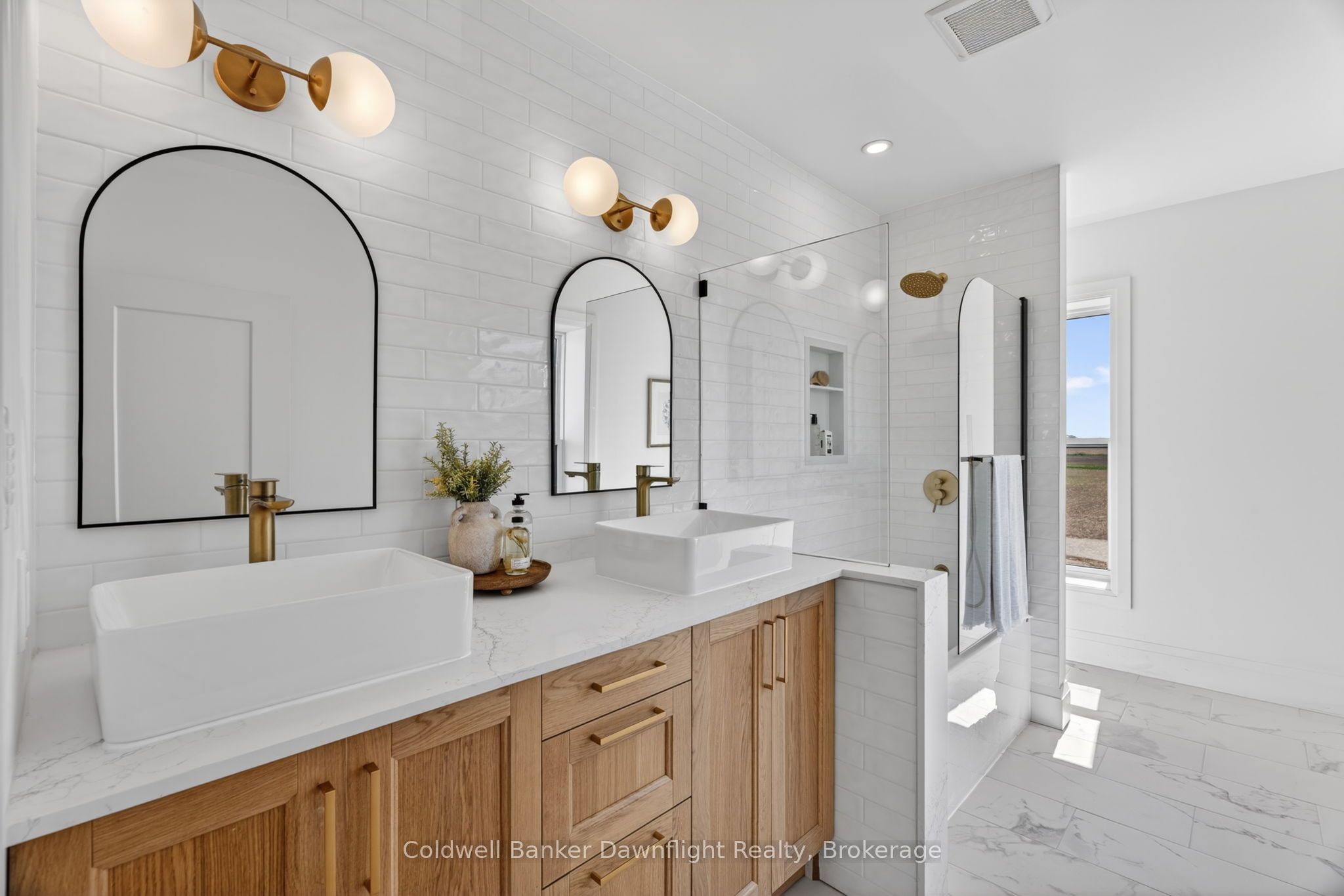 728 North Line Property Photo 29