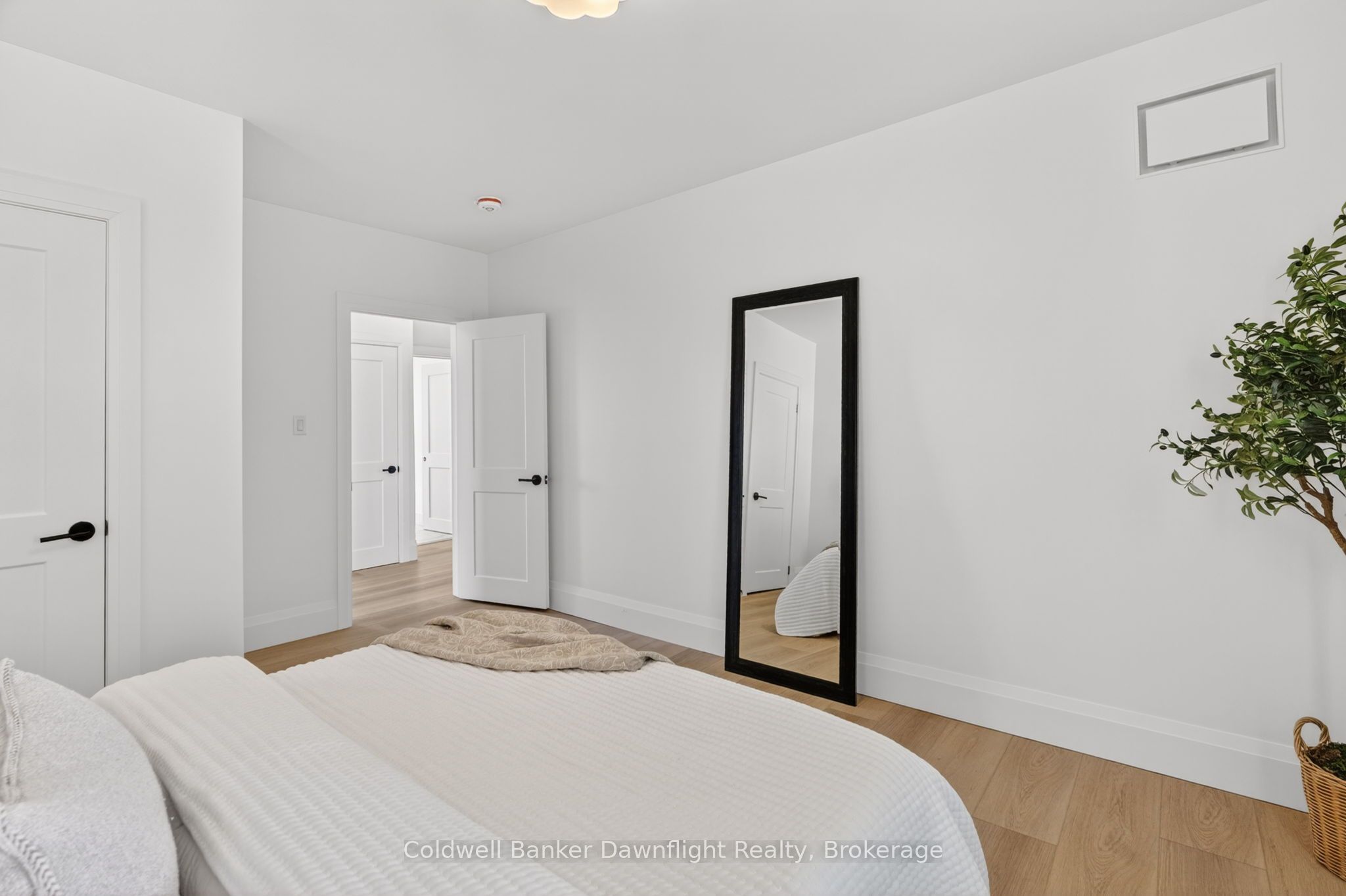 728 North Line Property Photo 34