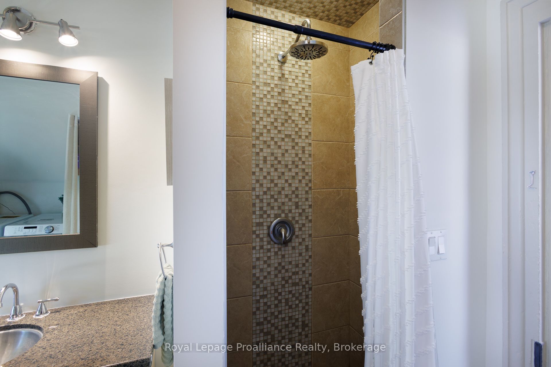 7 Simmons Street Property Photo 11