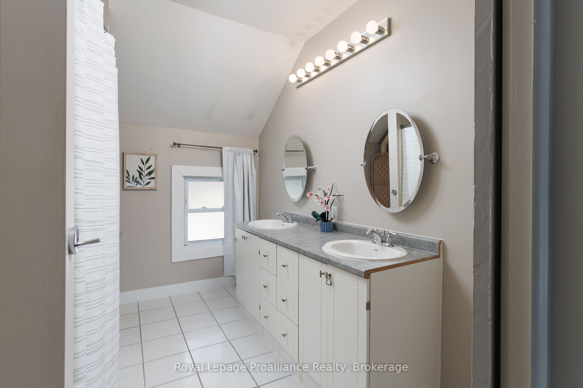 7 Simmons Street Property Photo 19
