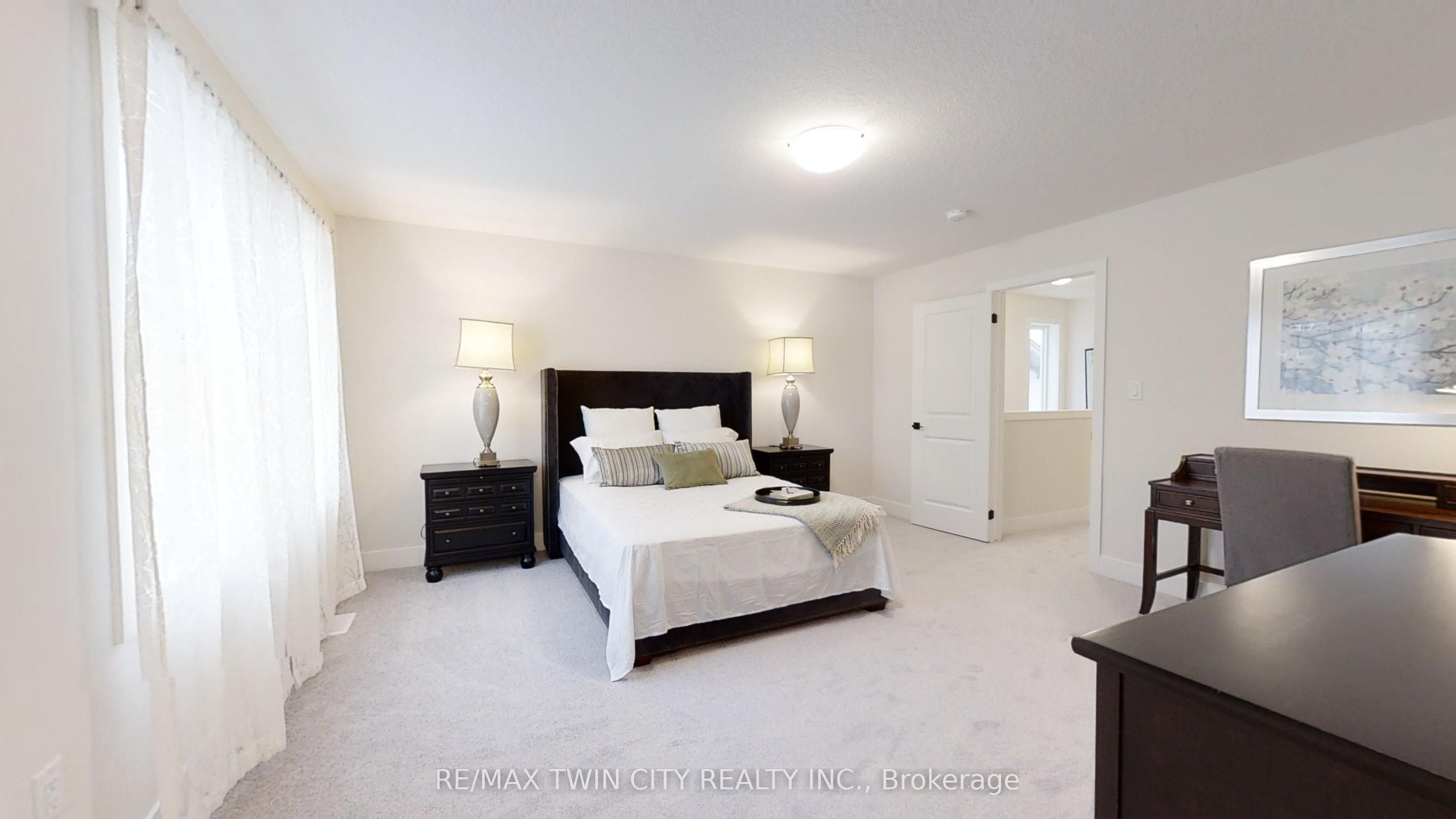 147 Julie Crescent Property Photo 7