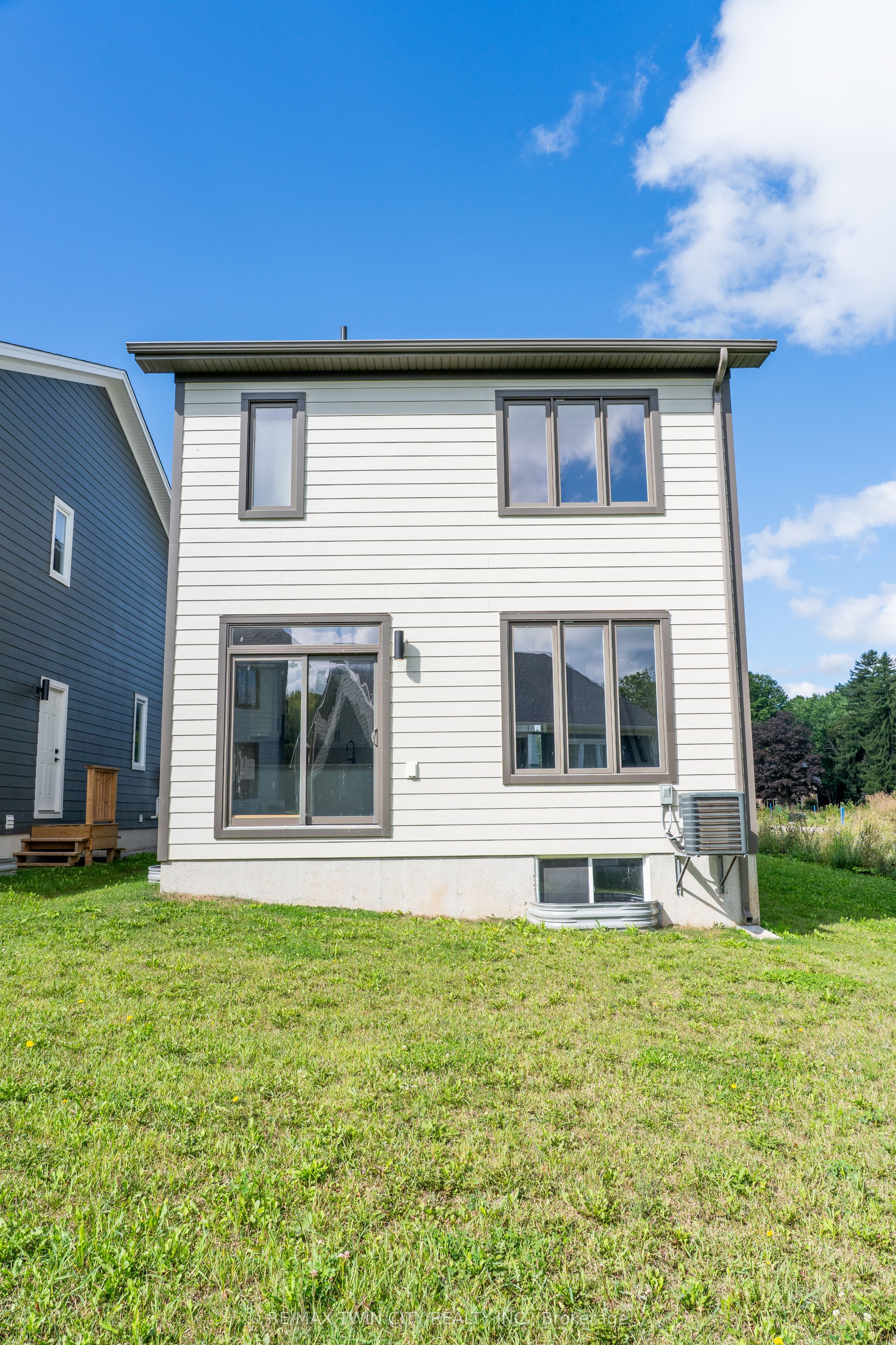 147 Julie Crescent Property Photo 28
