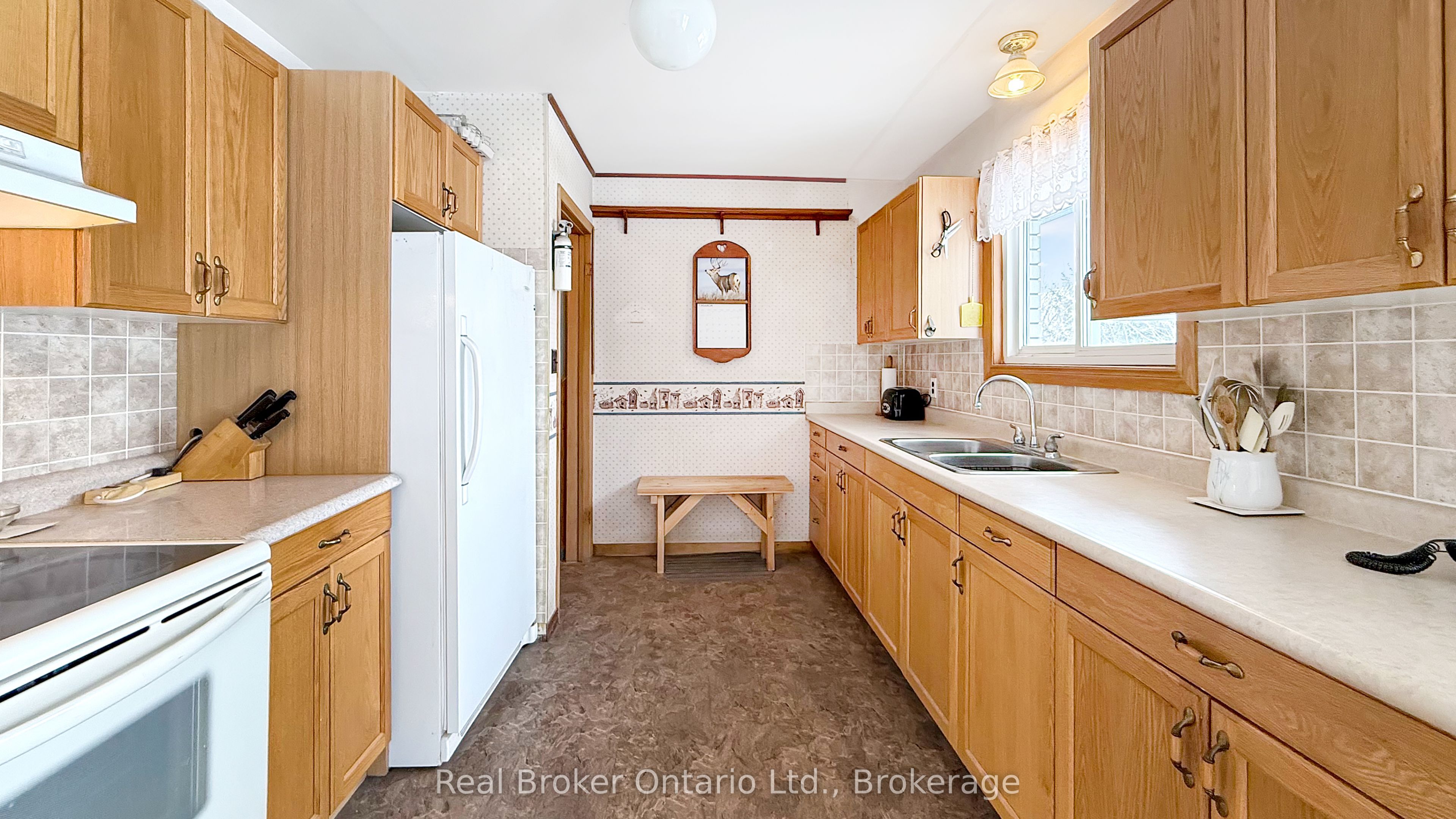 815 Albert Street E Property Photo 4
