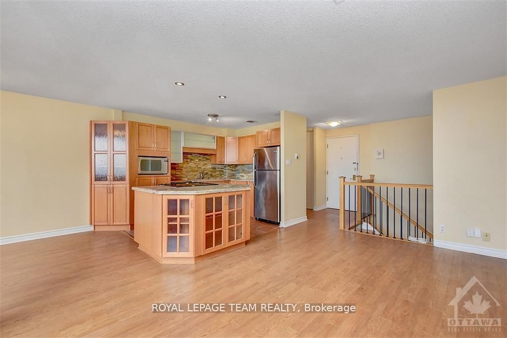 515 St Laurent Boulevard 644 Property Photo 3