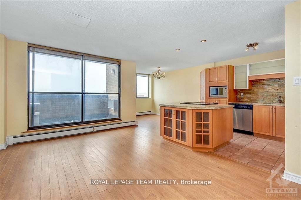 515 St Laurent Boulevard 644 Property Photo 4