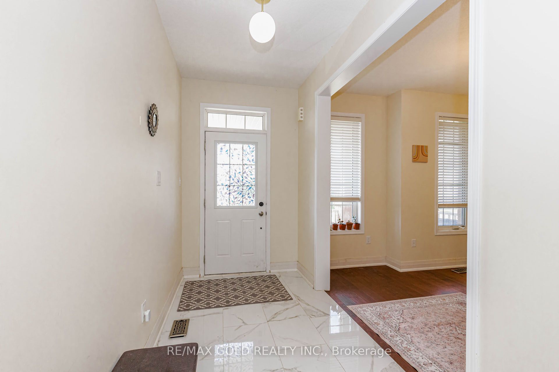 9 Burgess Crescent Property Photo 4