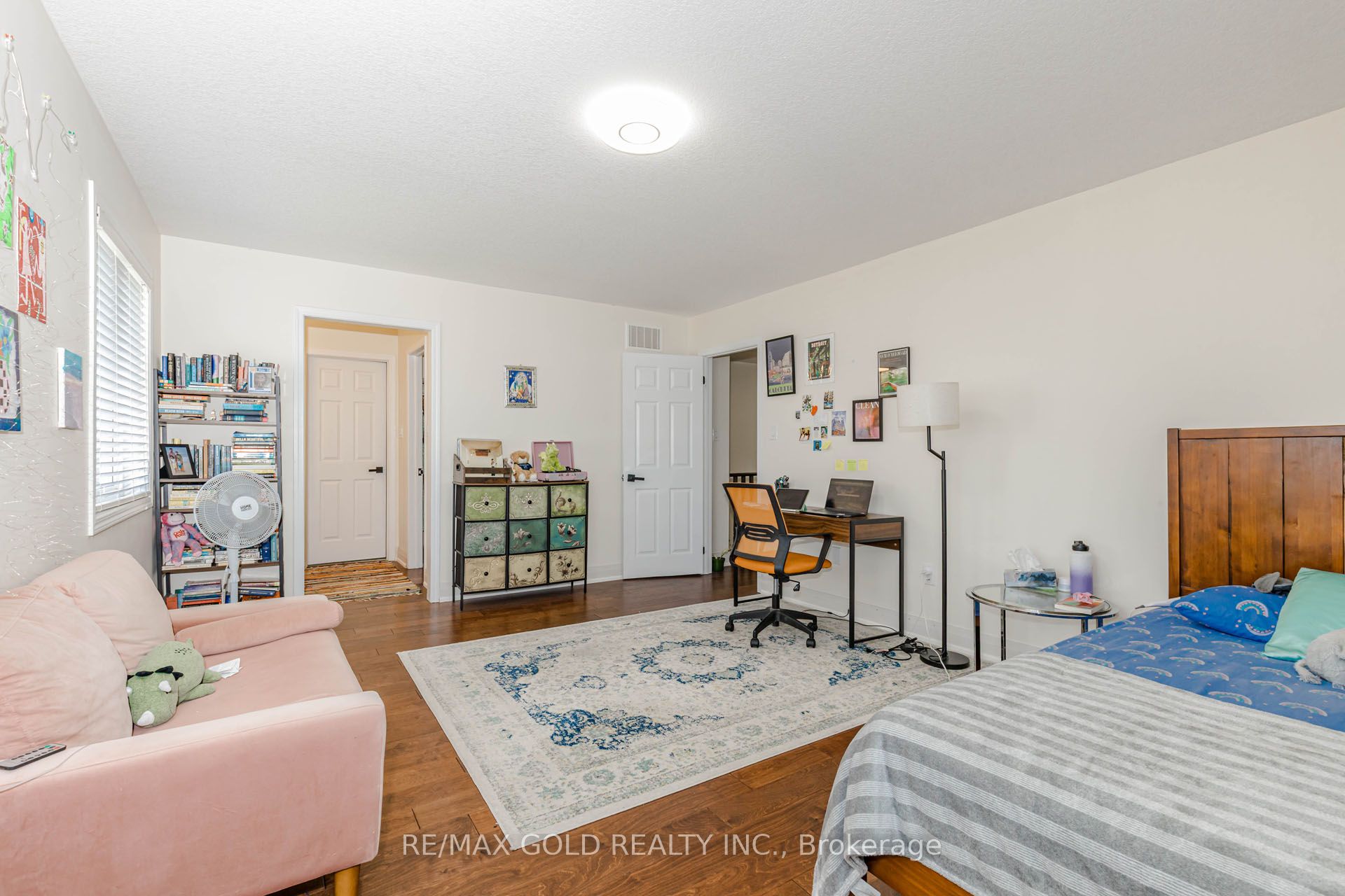 9 Burgess Crescent Property Photo 35