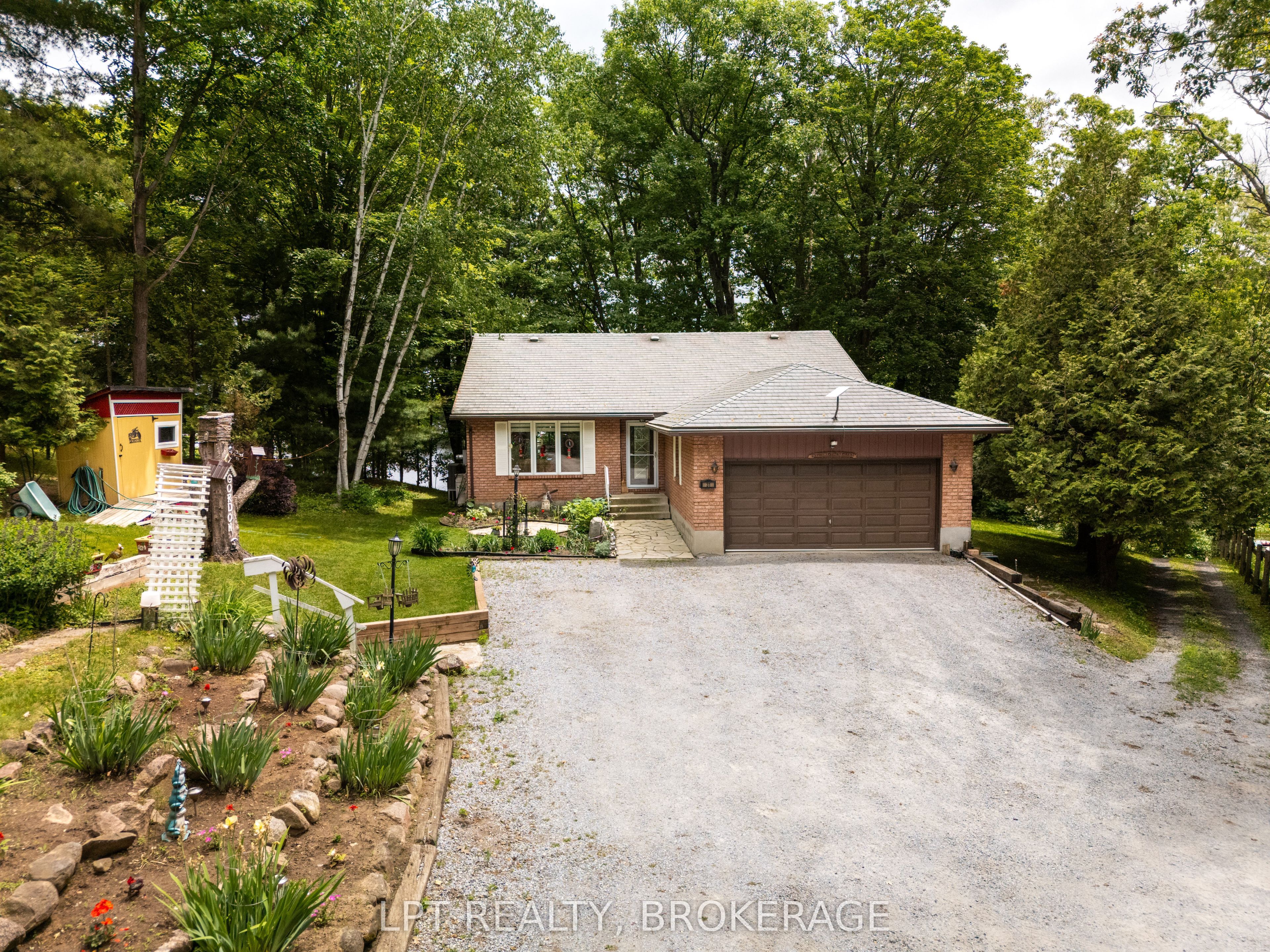31 Acorn Lane Property Photo 6