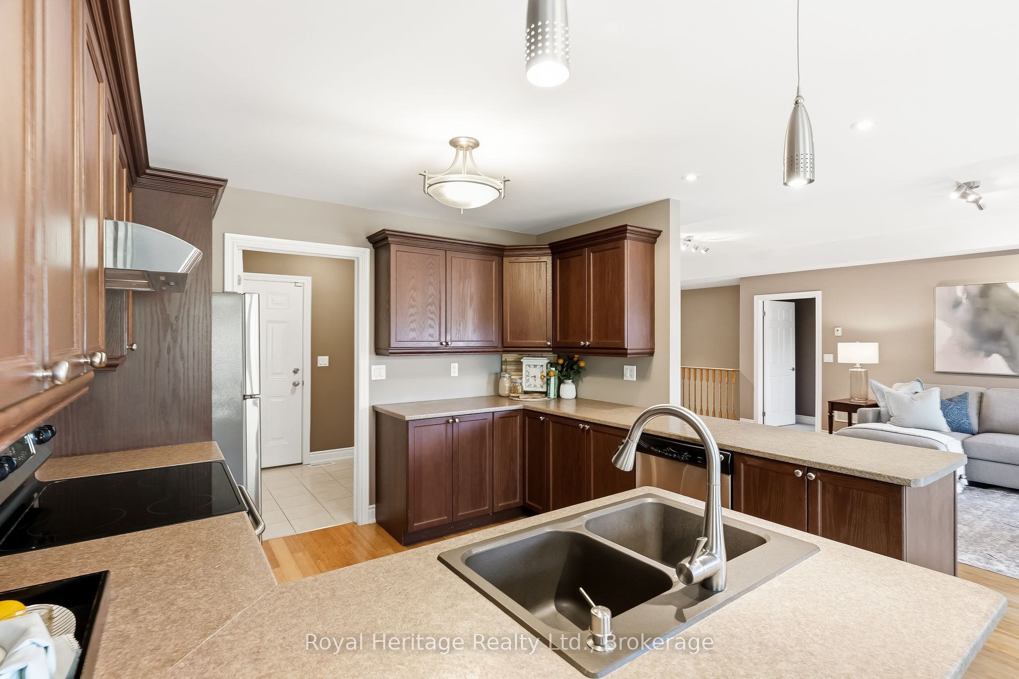 2 Cortland Way Property Photo 15