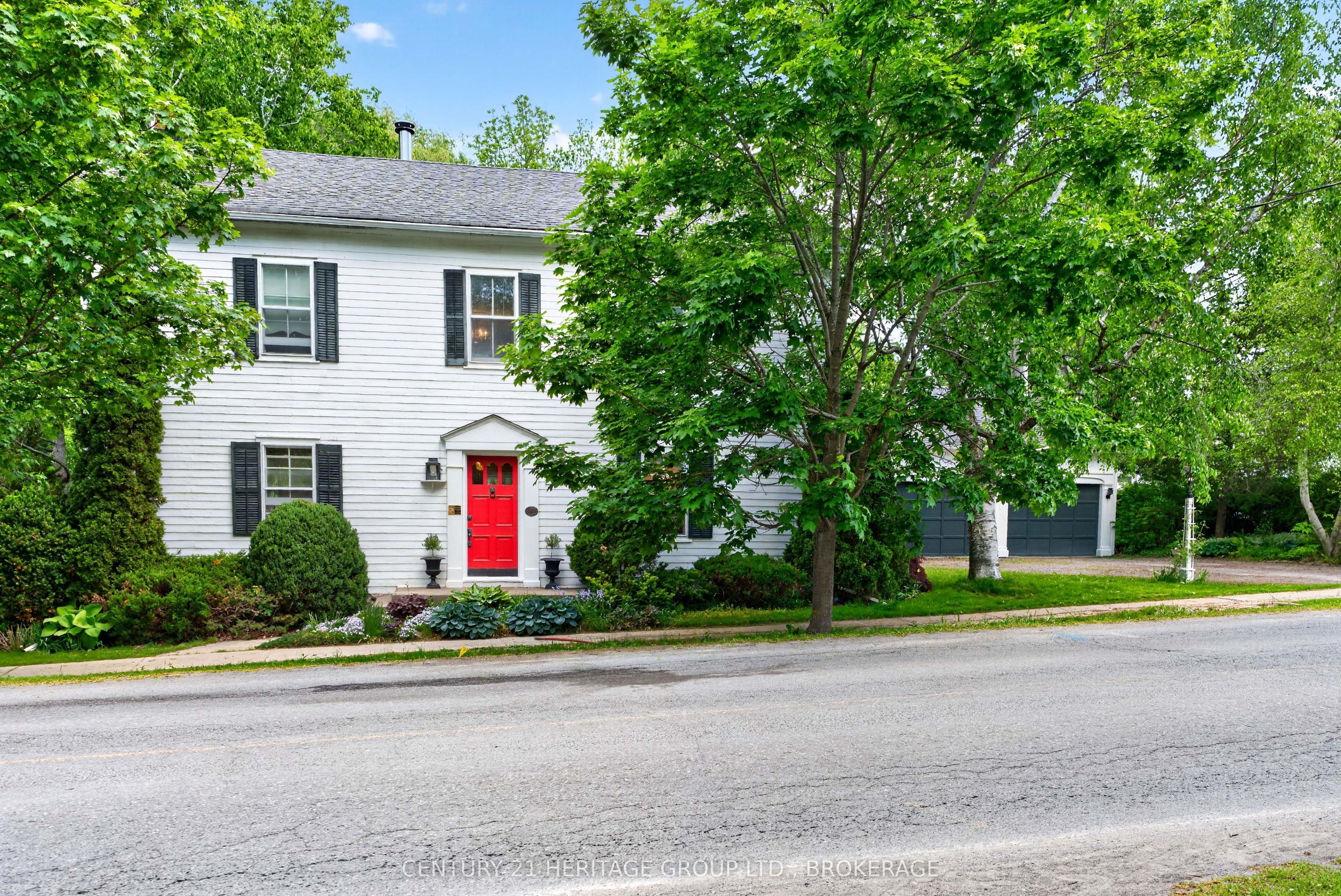 136 Old Danforth Road Property Photo 2